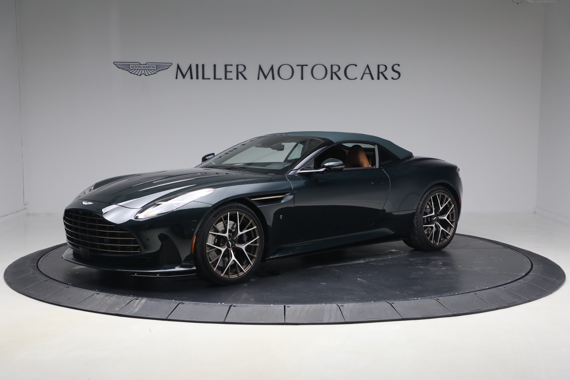 New-2026-Aston-Martin-DB12-Volante