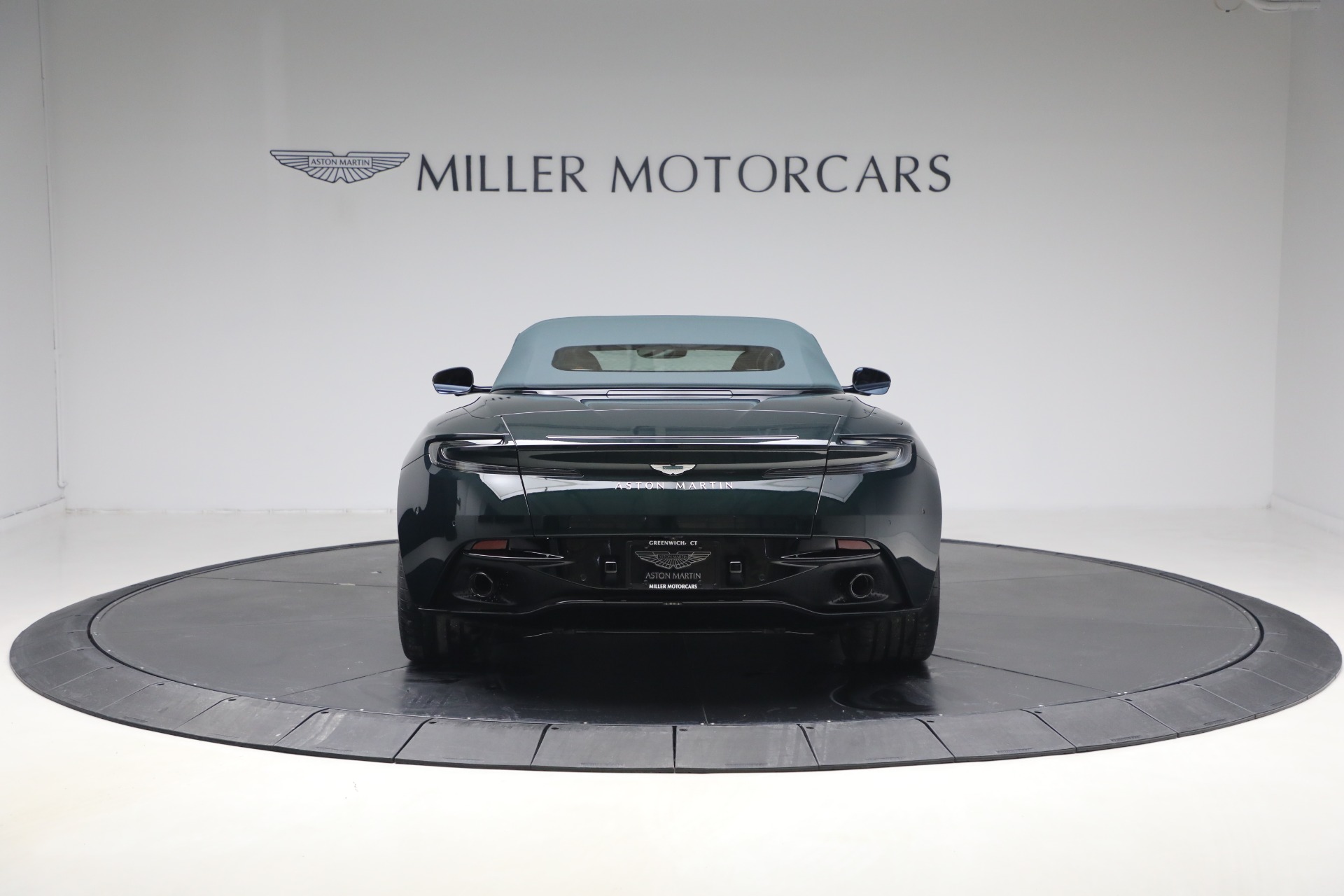 New-2026-Aston-Martin-DB12-Volante