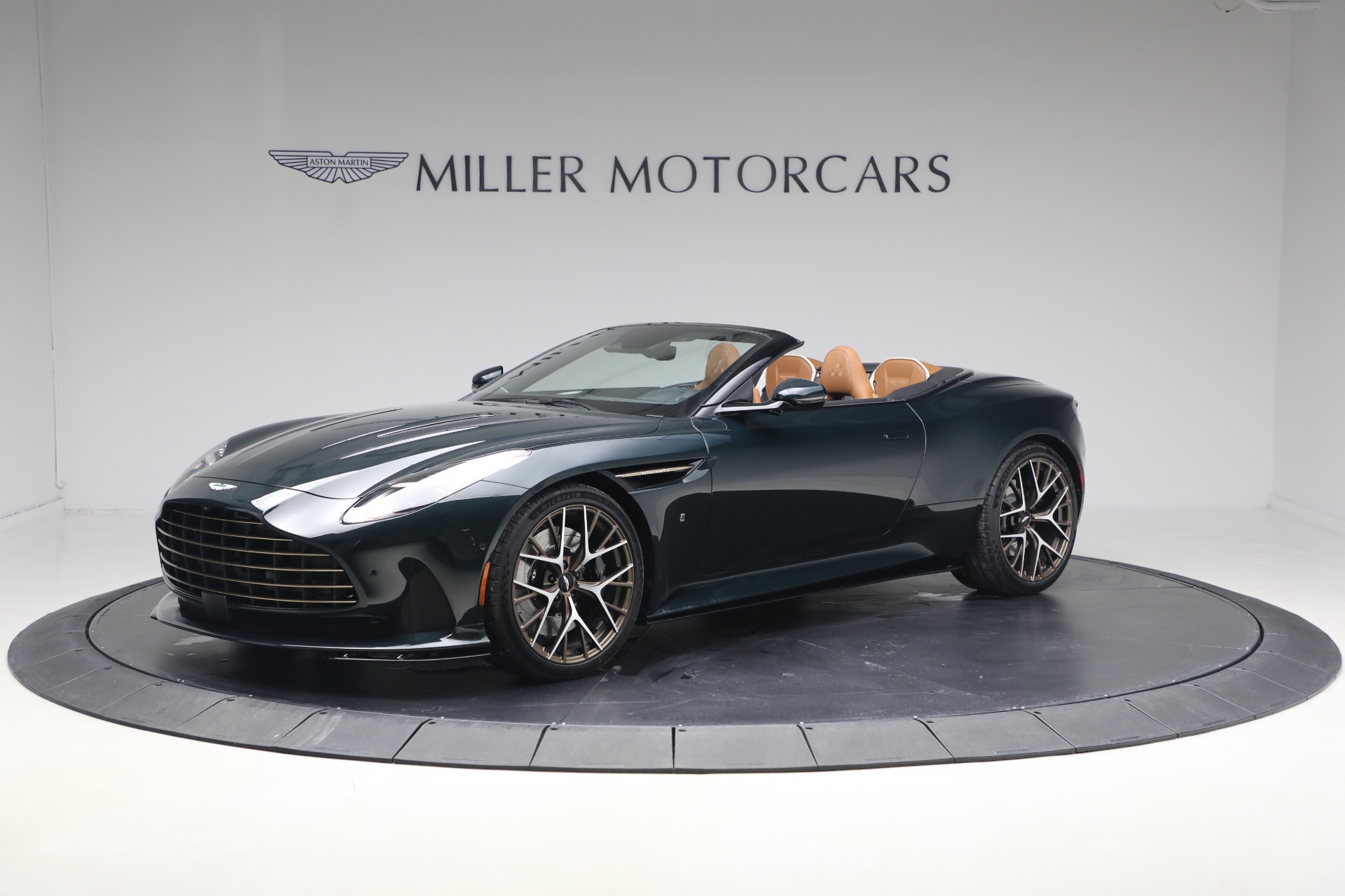 New-2026-Aston-Martin-DB12-Volante
