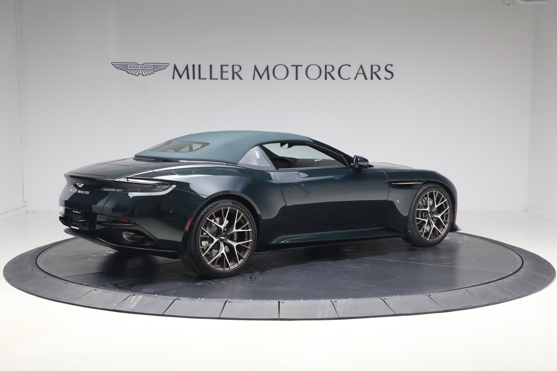 New-2026-Aston-Martin-DB12-Volante