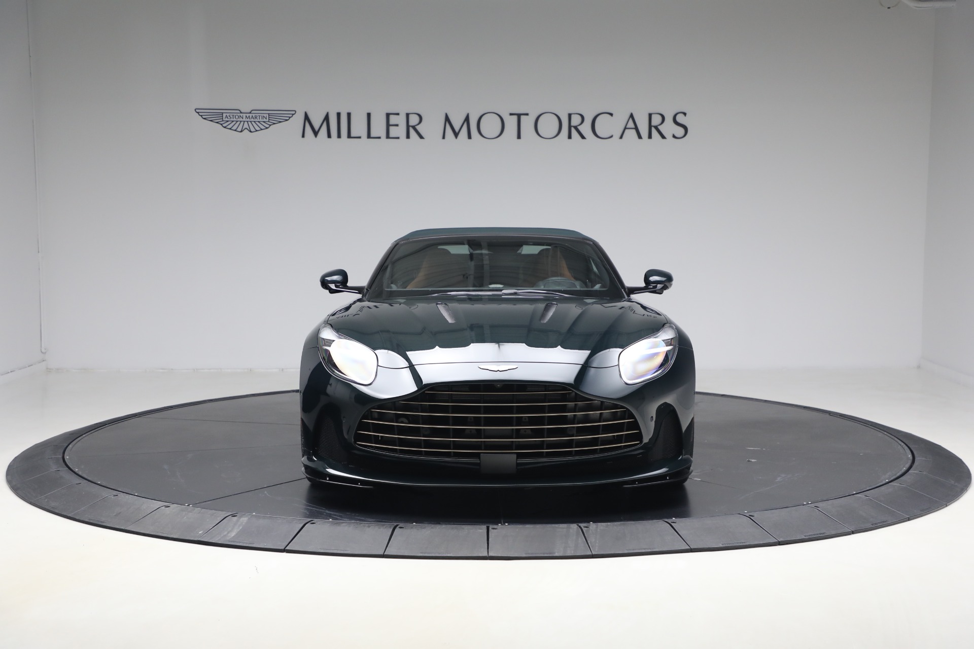 New-2026-Aston-Martin-DB12-Volante