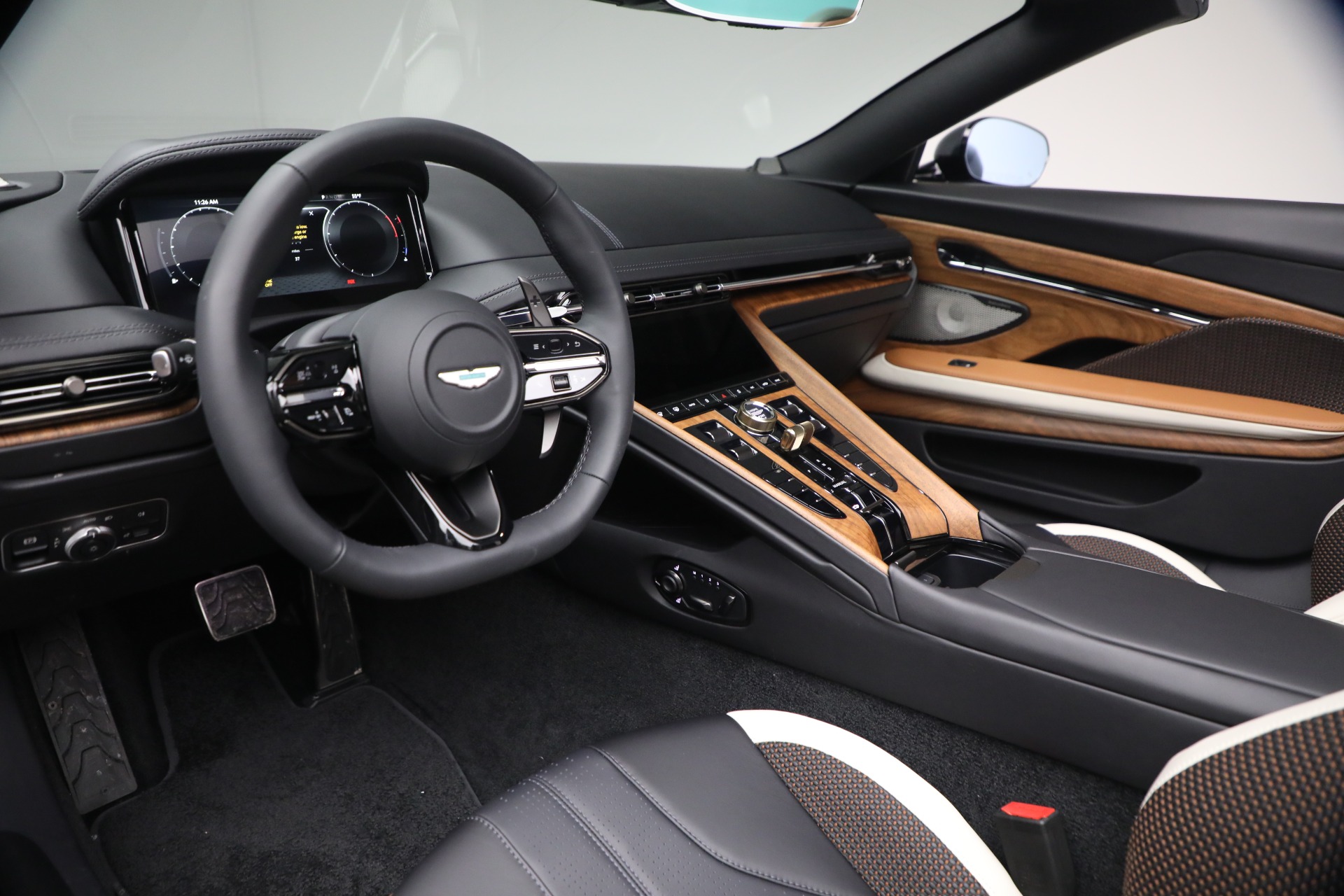 New-2026-Aston-Martin-DB12-Volante