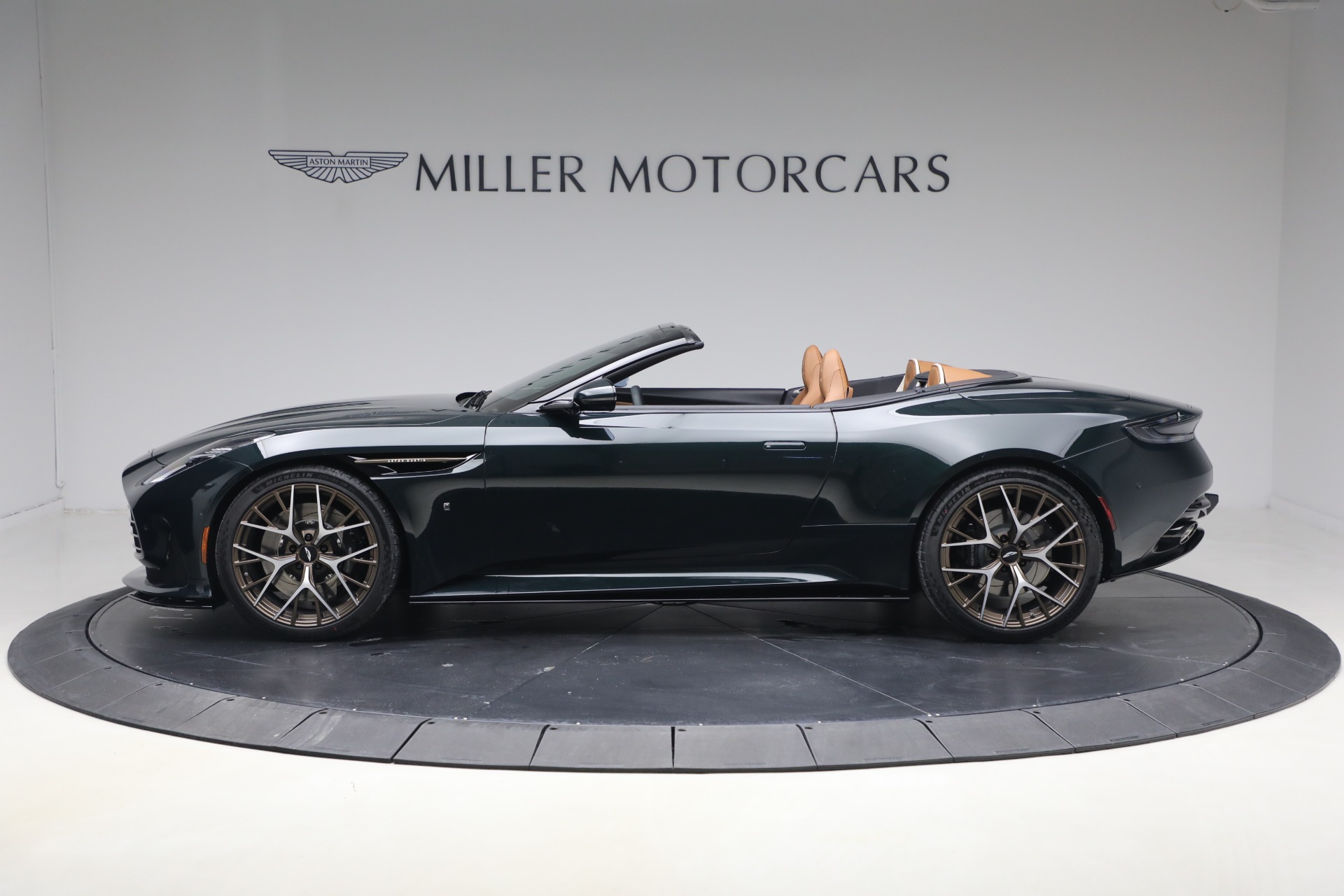 New-2026-Aston-Martin-DB12-Volante
