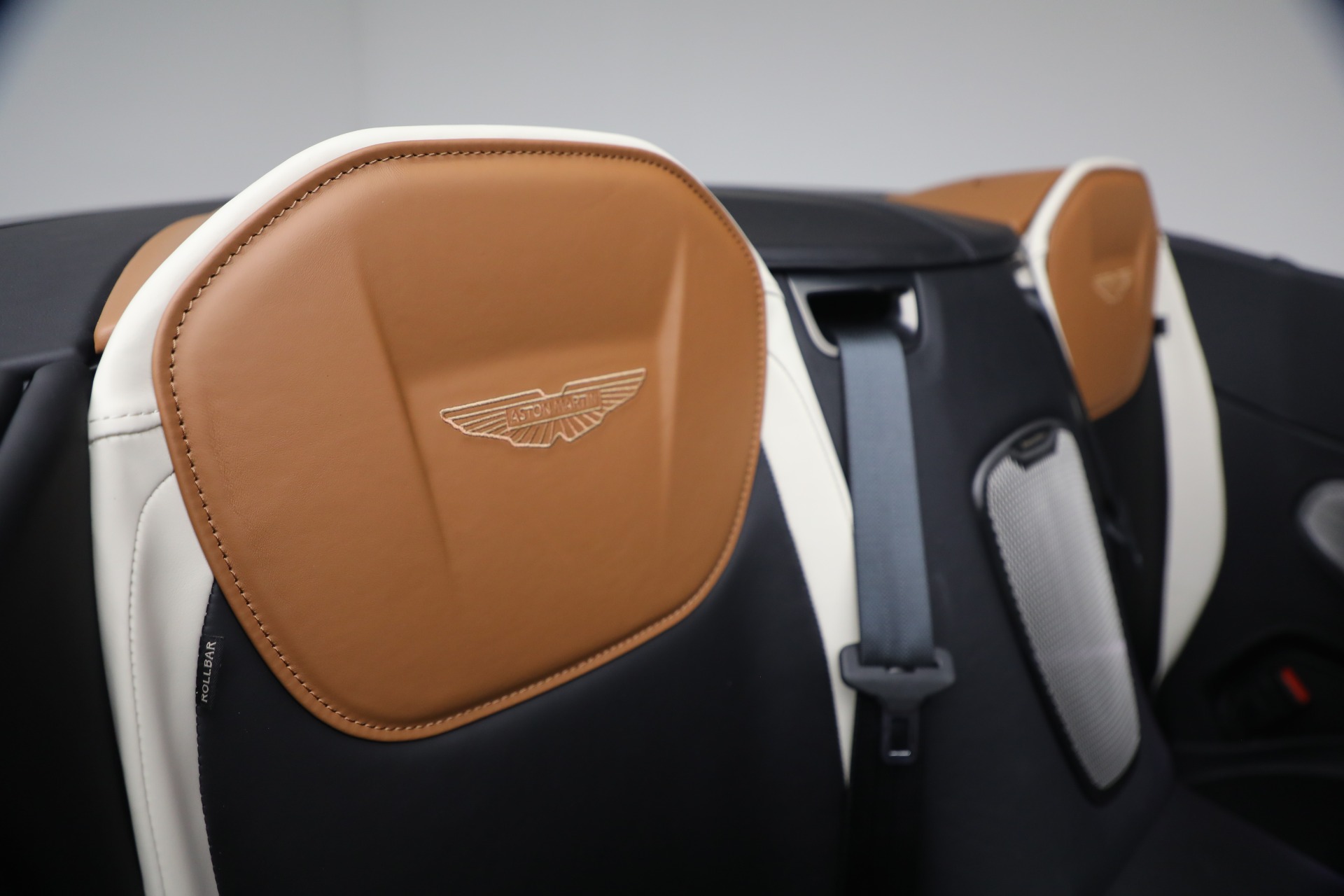New-2026-Aston-Martin-DB12-Volante