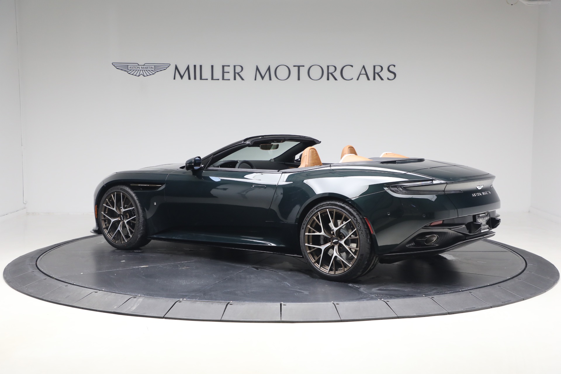 New-2026-Aston-Martin-DB12-Volante