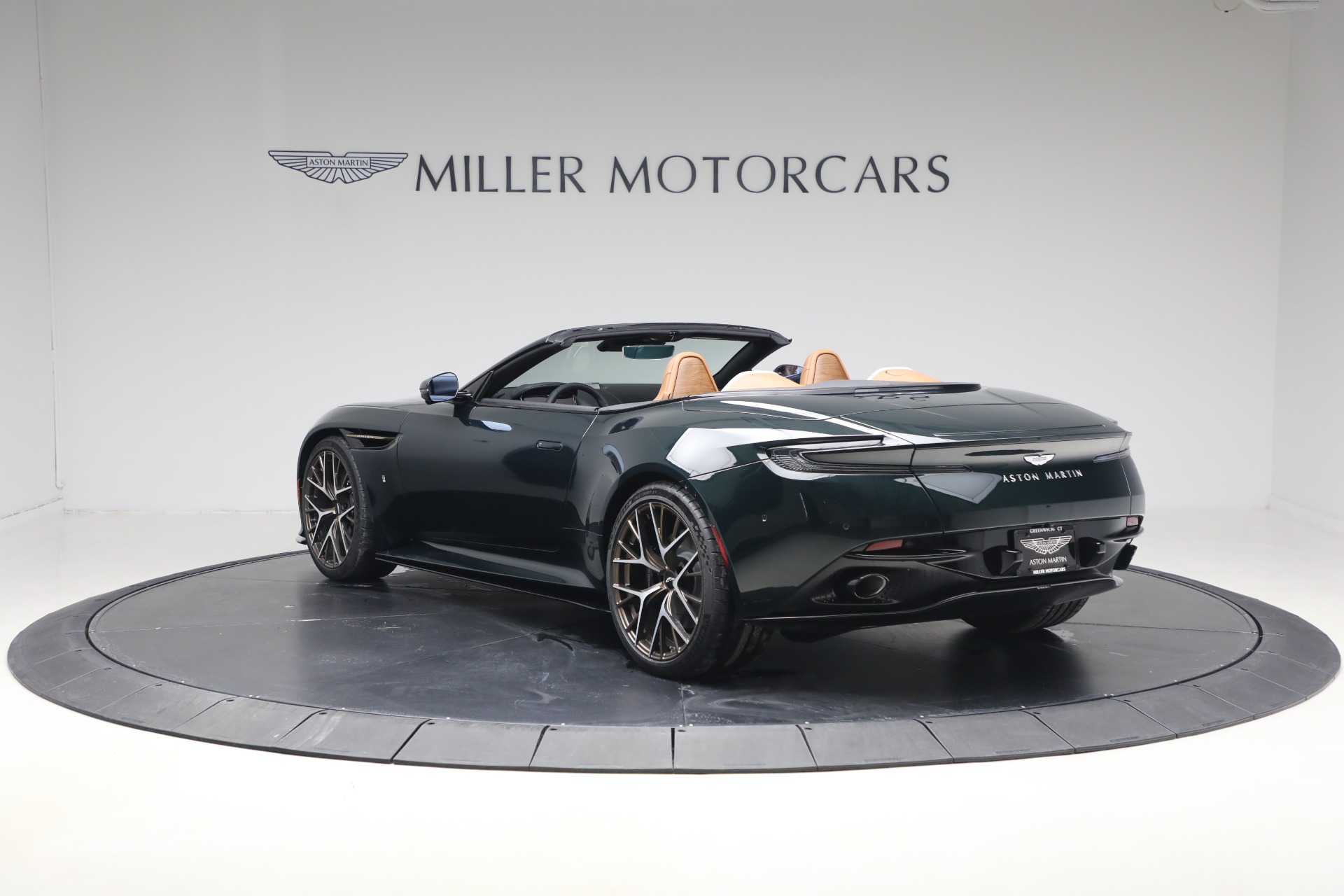 New-2026-Aston-Martin-DB12-Volante