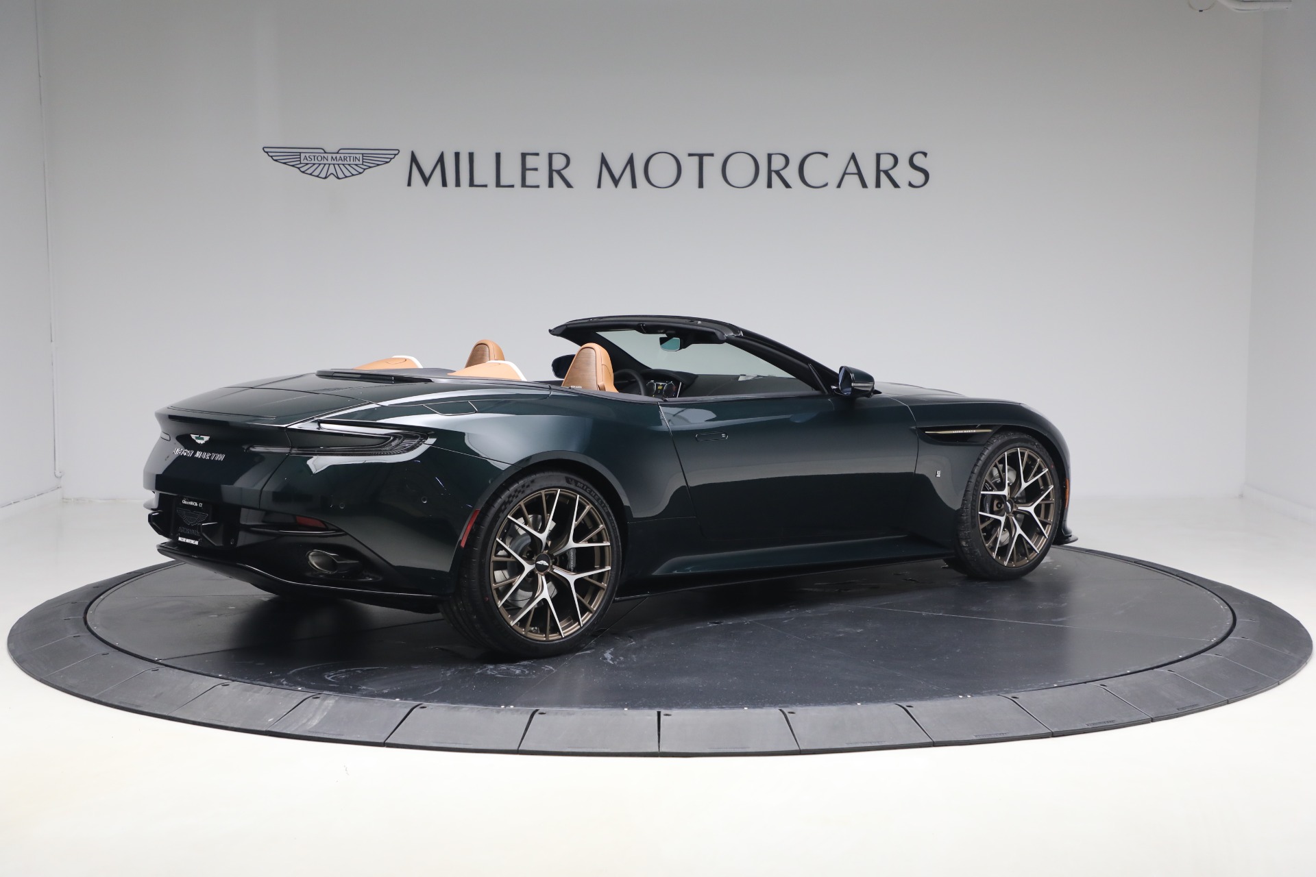 New-2026-Aston-Martin-DB12-Volante