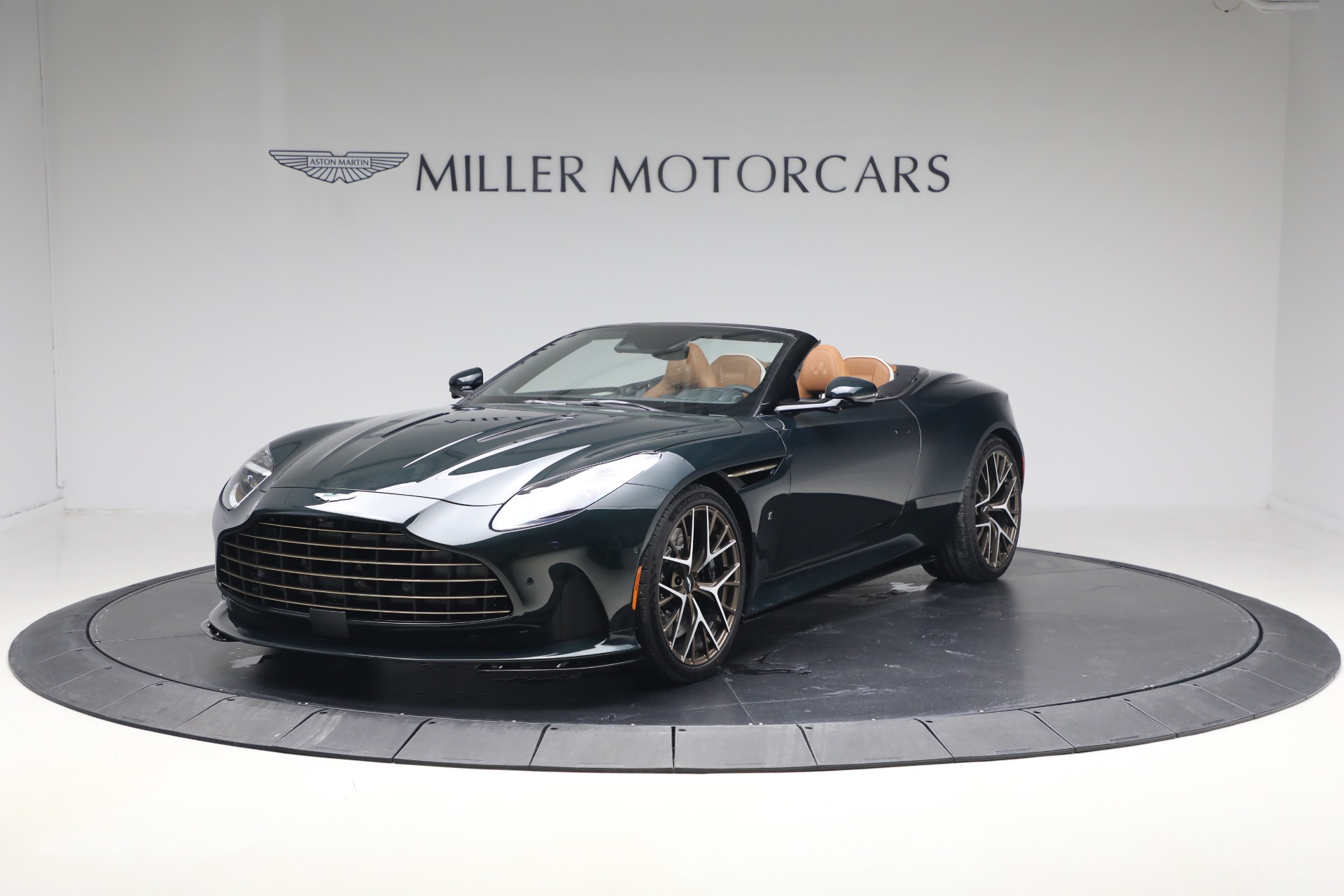 New-2026-Aston-Martin-DB12-Volante