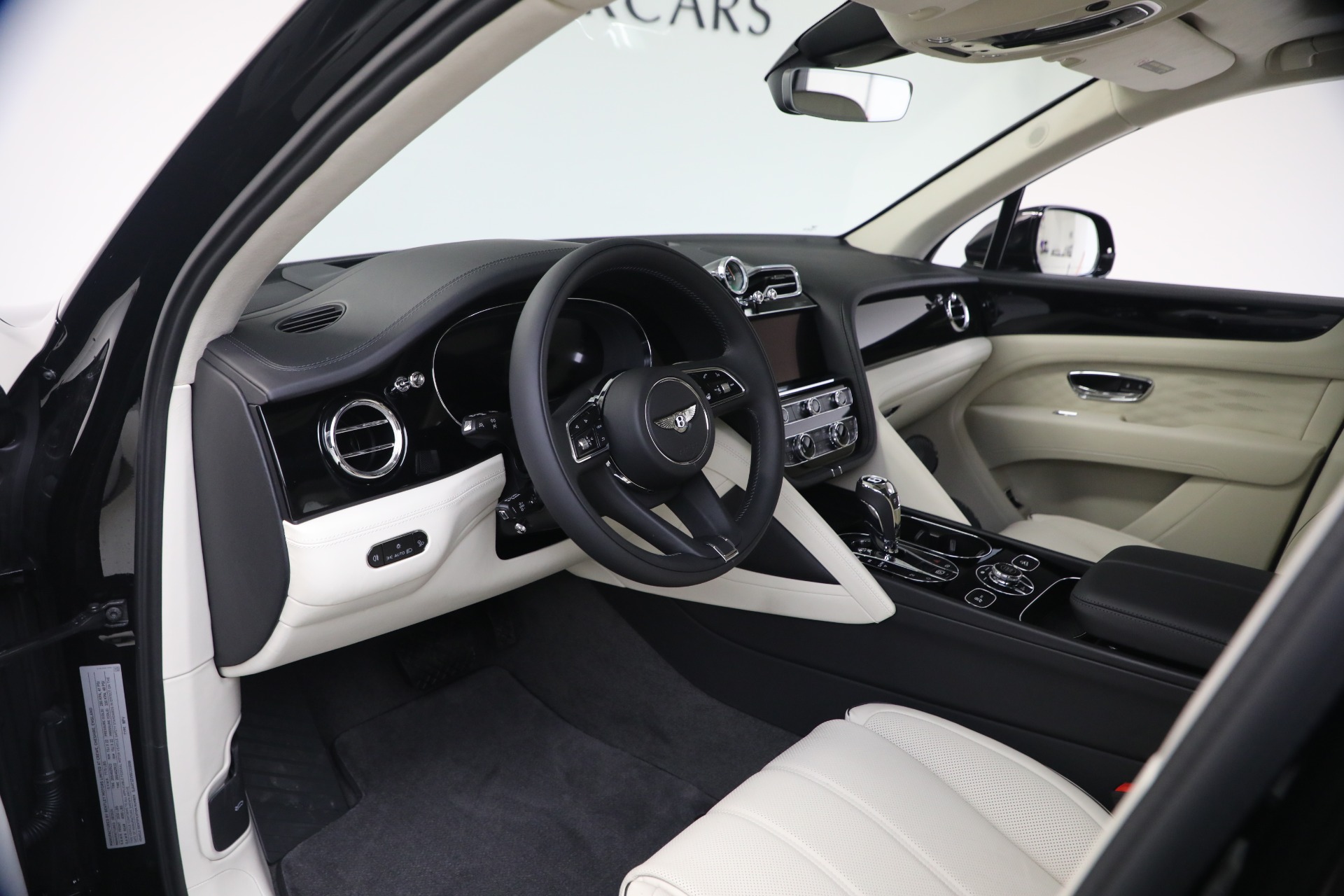 New-2025-Bentley-Bentayga-V8