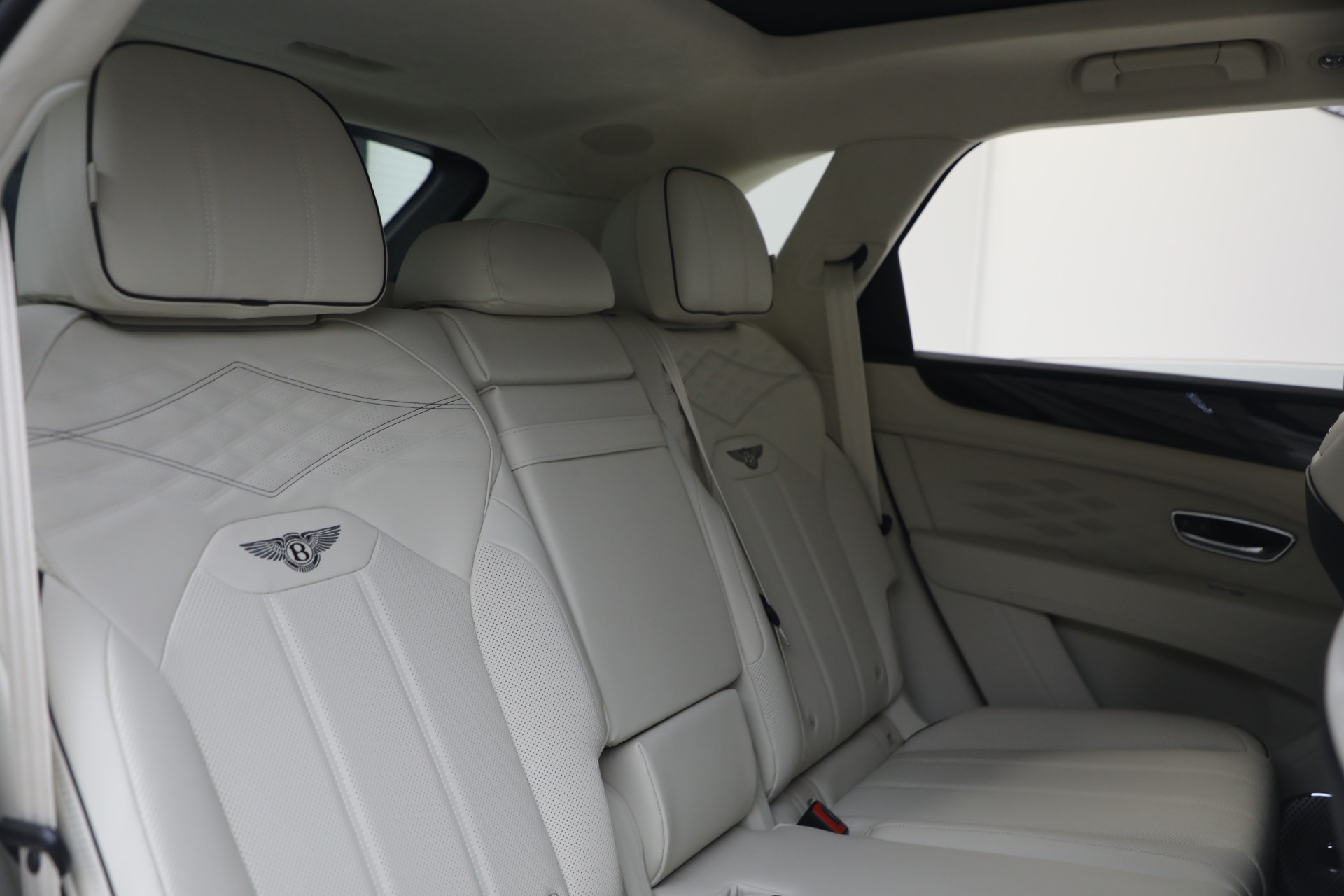 New-2025-Bentley-Bentayga-V8