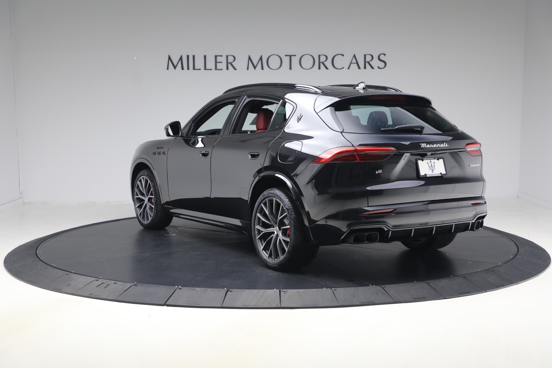 New-2026-Maserati-Grecale-Modena-V6