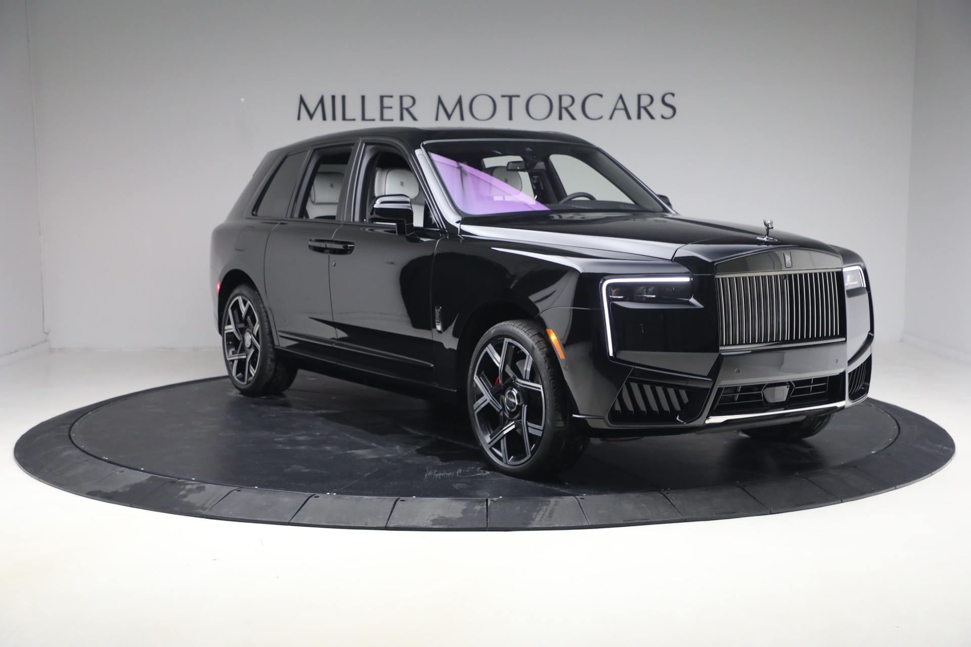 Used-2025-Rolls-Royce-Black-Badge-Cullinan