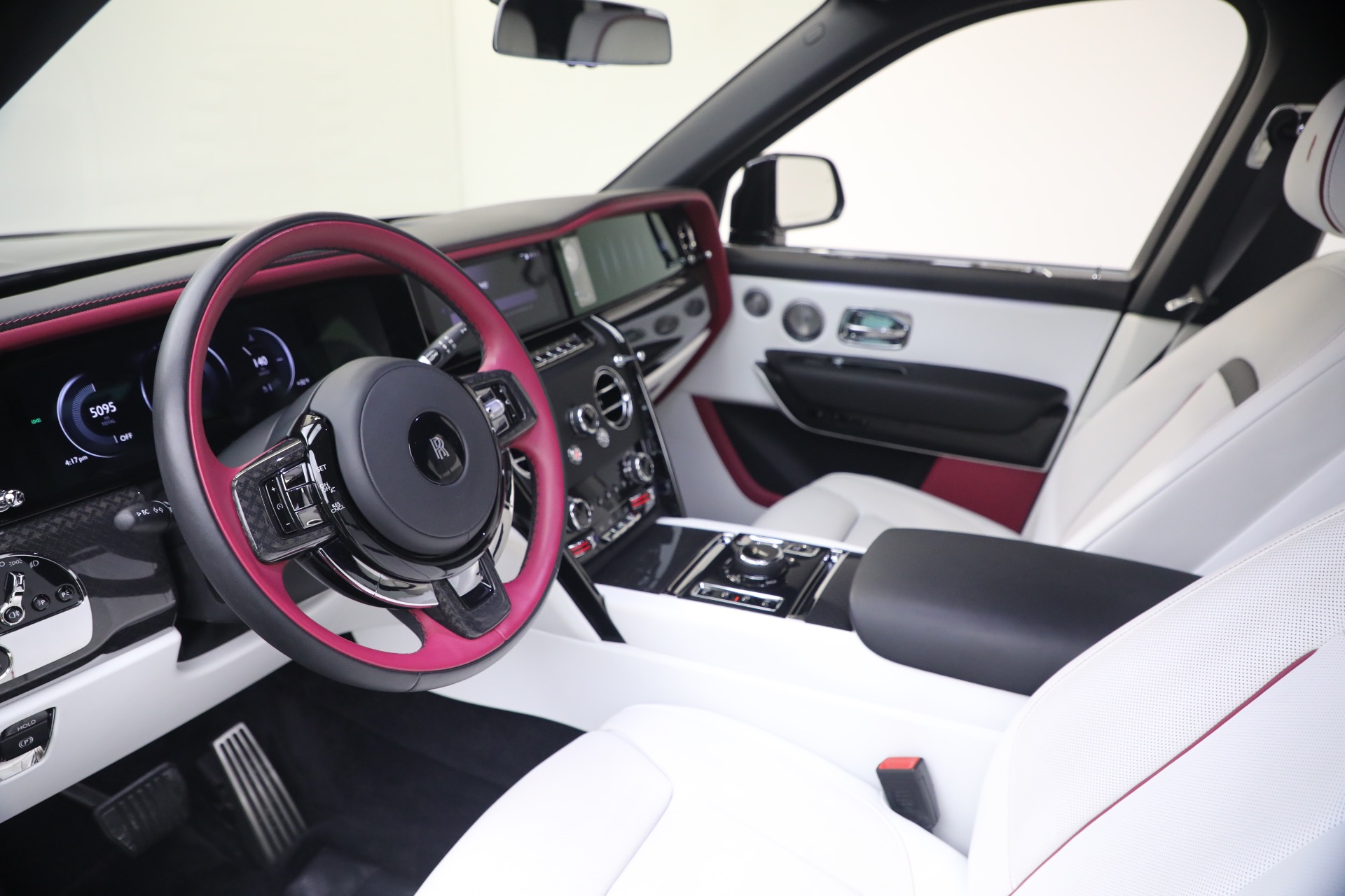 Used-2025-Rolls-Royce-Black-Badge-Cullinan