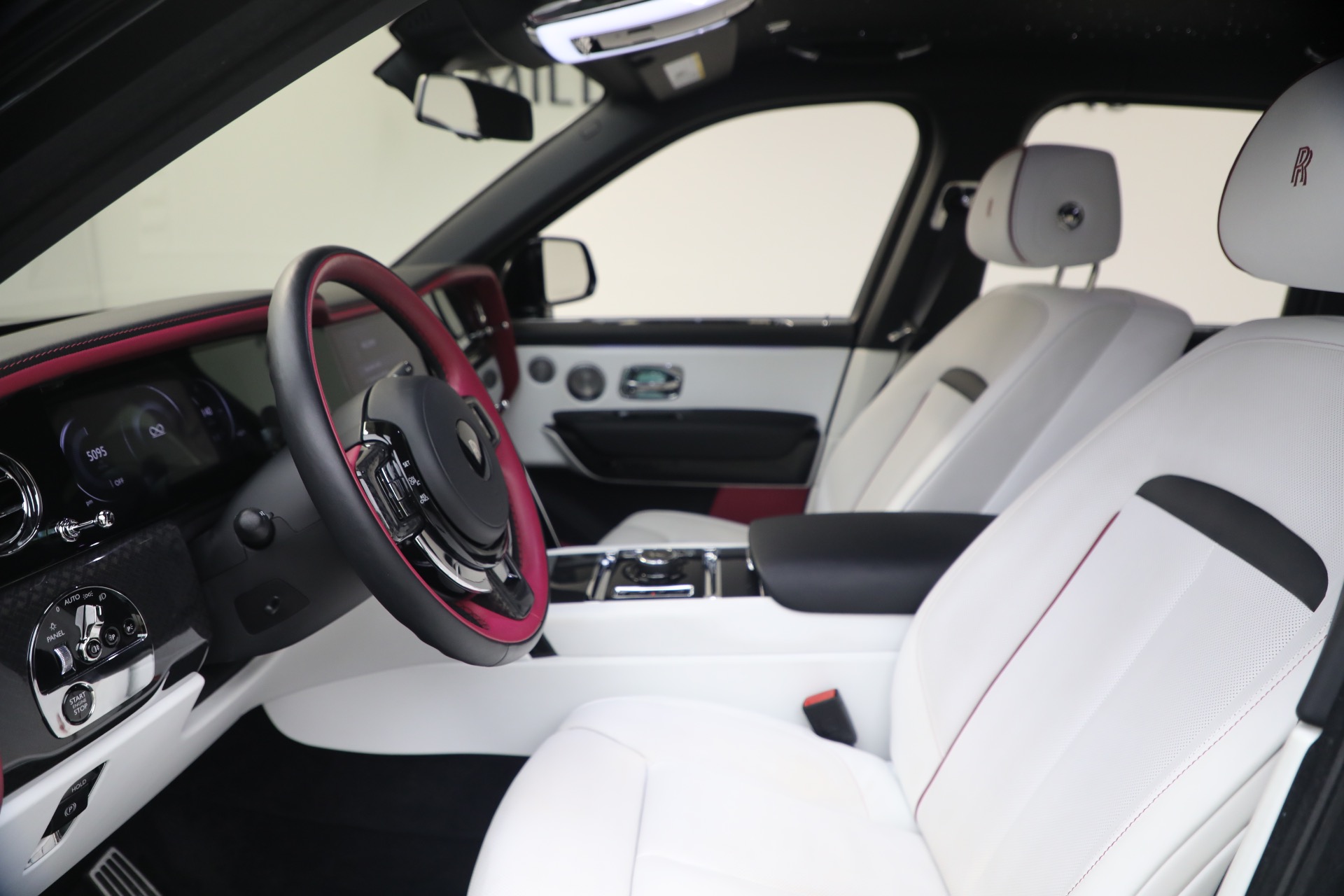 Used-2025-Rolls-Royce-Black-Badge-Cullinan