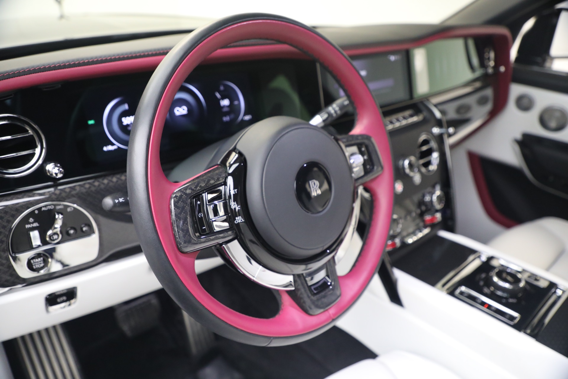 Used-2025-Rolls-Royce-Black-Badge-Cullinan