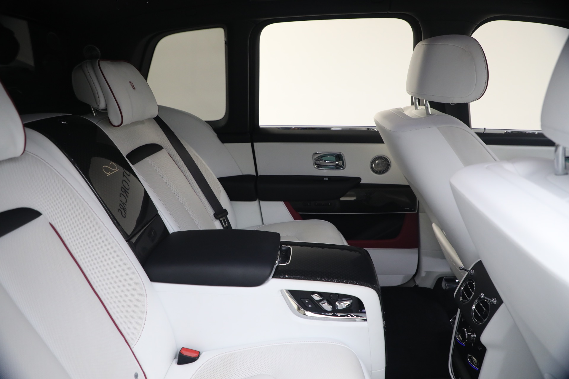 Used-2025-Rolls-Royce-Black-Badge-Cullinan