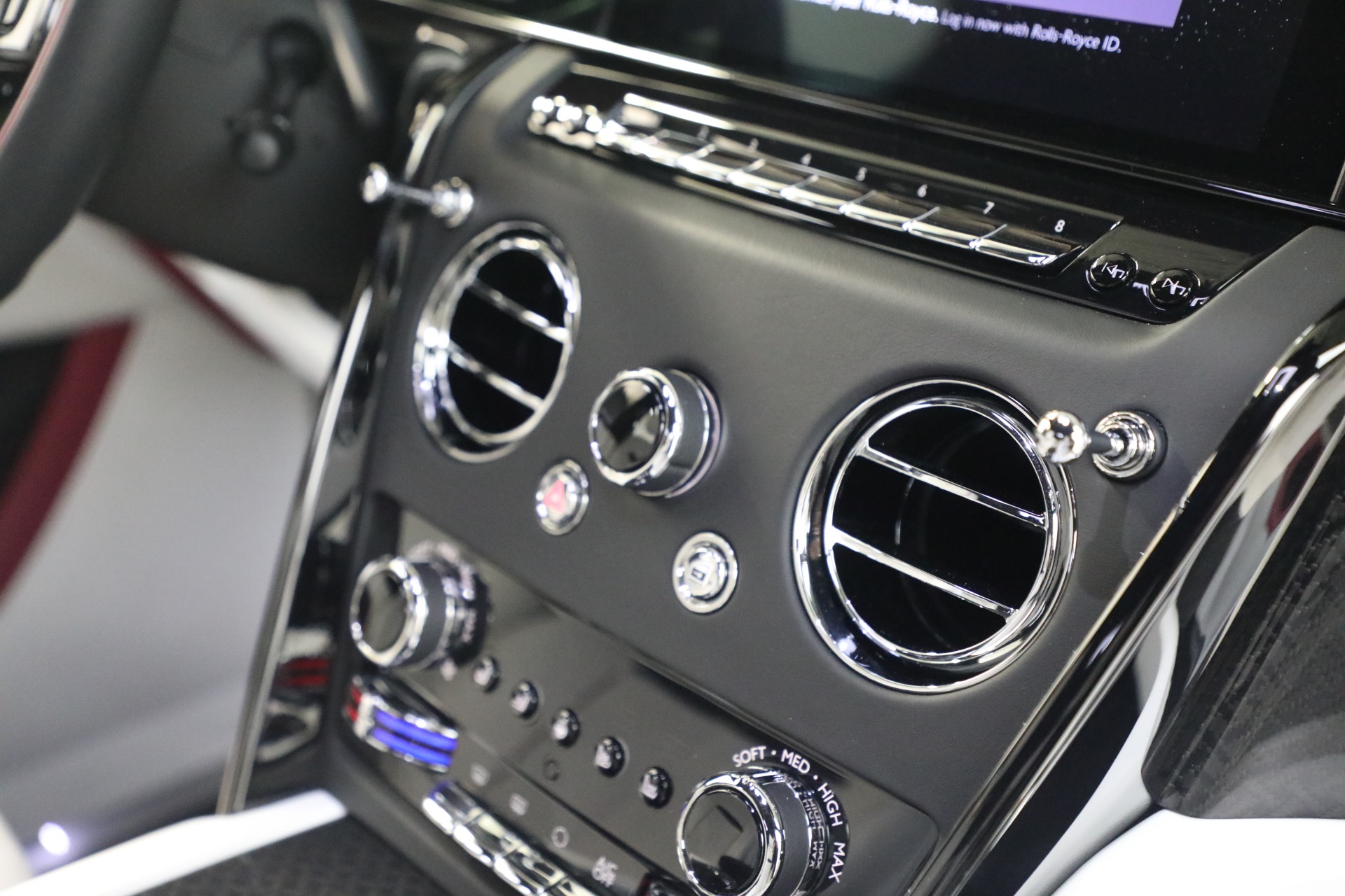 Used-2025-Rolls-Royce-Black-Badge-Cullinan
