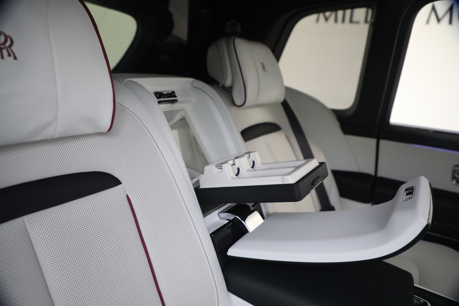 Used-2025-Rolls-Royce-Black-Badge-Cullinan