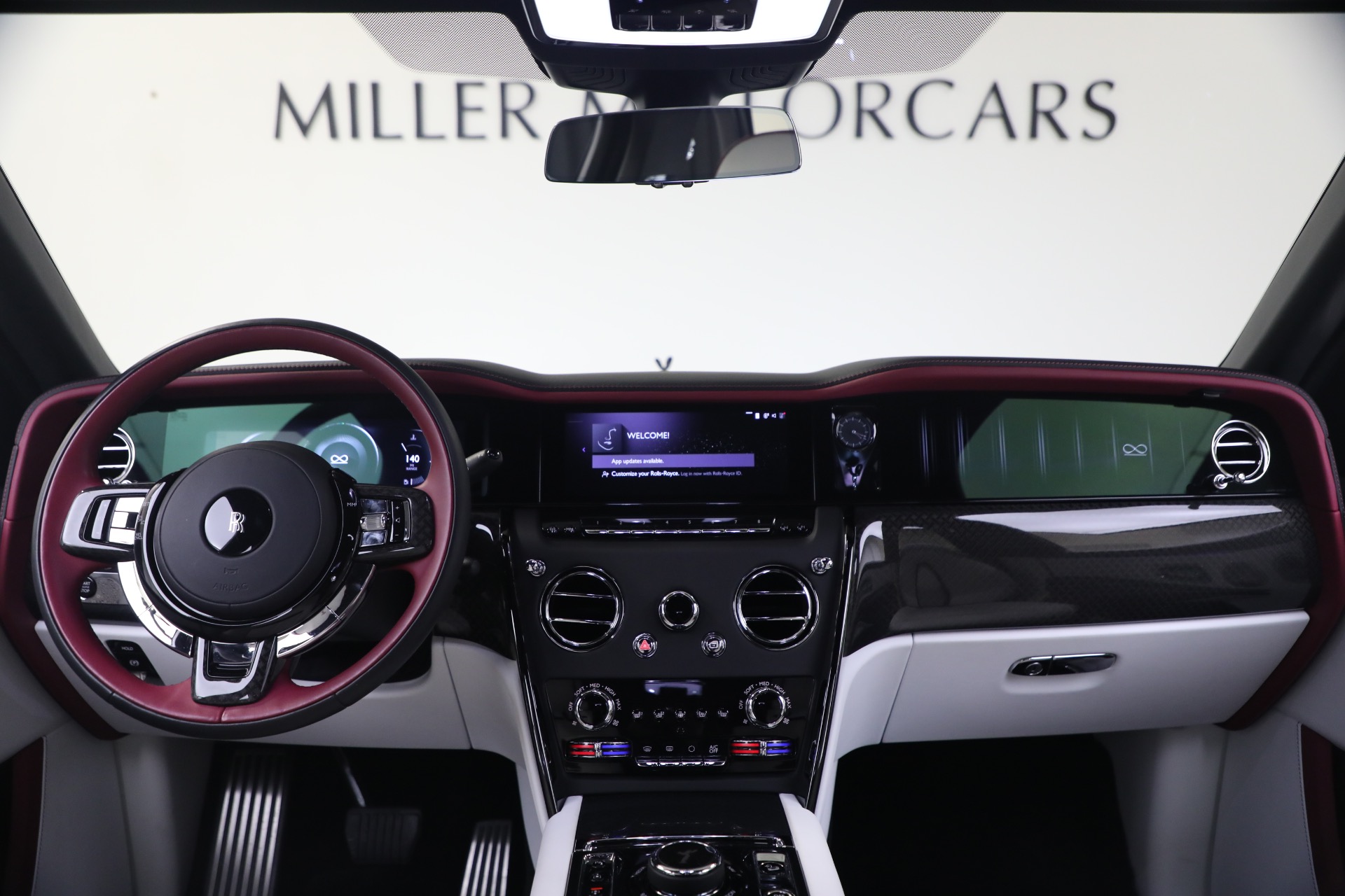 Used-2025-Rolls-Royce-Black-Badge-Cullinan