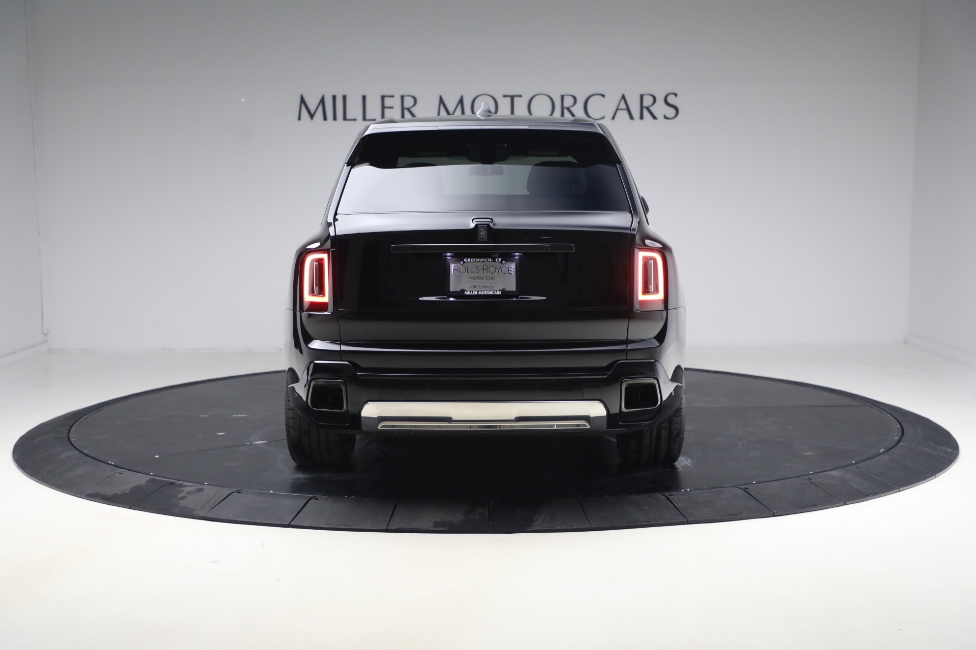 Used-2025-Rolls-Royce-Black-Badge-Cullinan