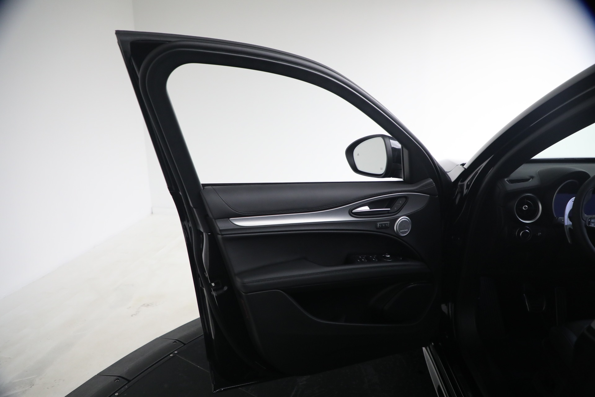 New-2026-Alfa-Romeo-Stelvio-Veloce