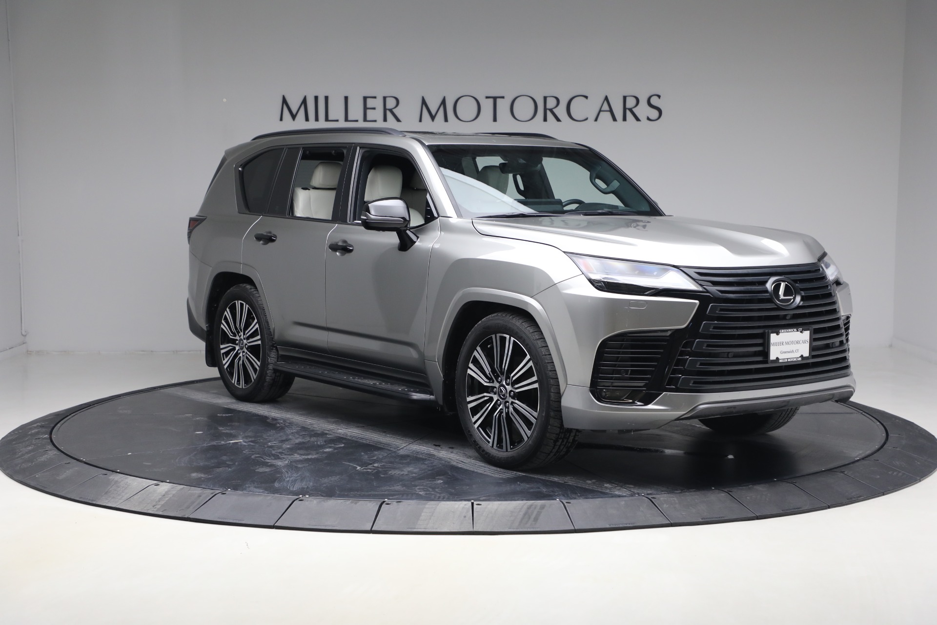 Used-2023-Lexus-LX-600-Luxury