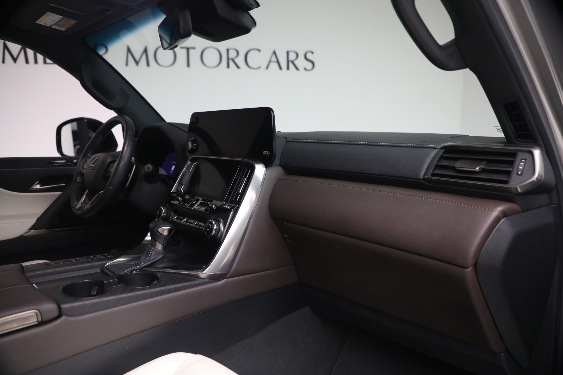 Used-2023-Lexus-LX-600-Luxury