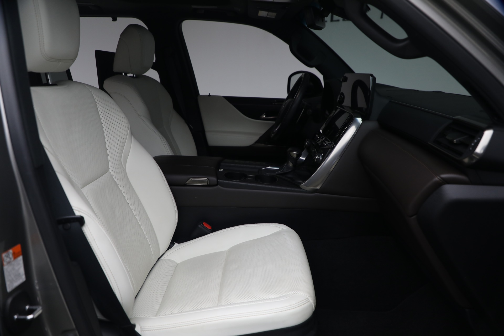 Used-2023-Lexus-LX-600-Luxury