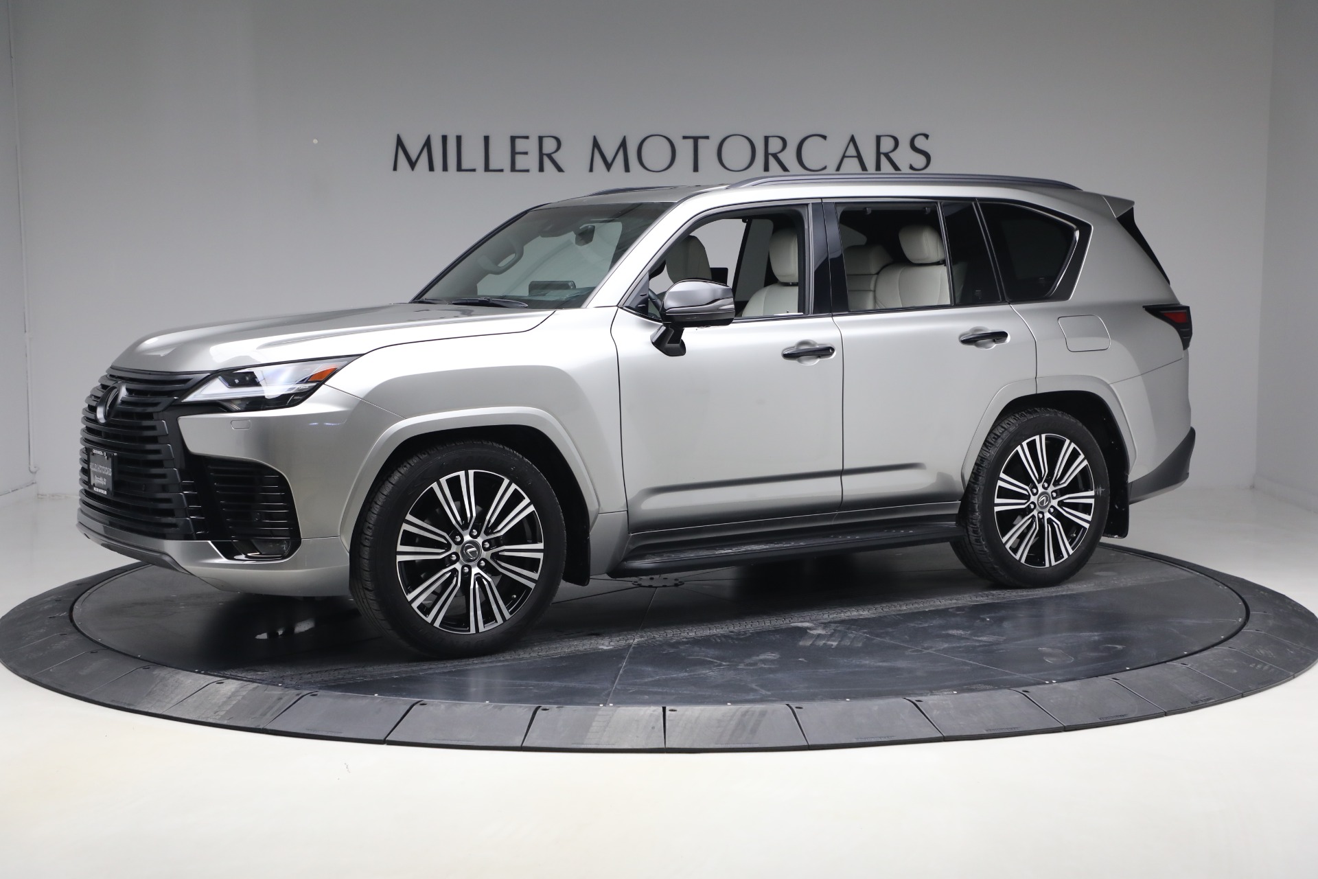 Used-2023-Lexus-LX-600-Luxury