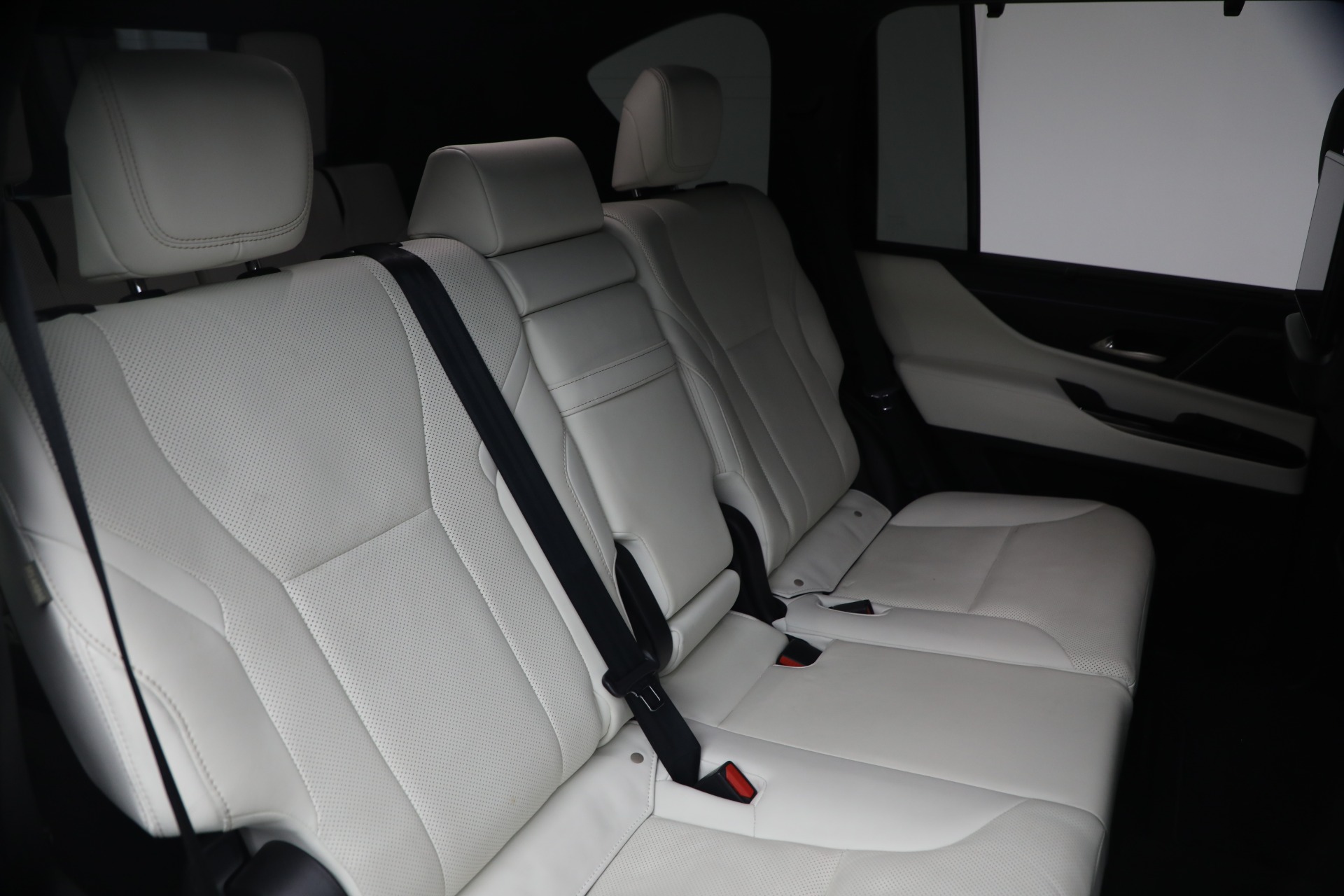 Used-2023-Lexus-LX-600-Luxury