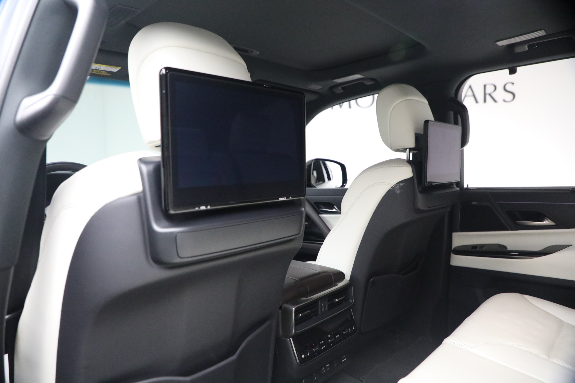 Used-2023-Lexus-LX-600-Luxury