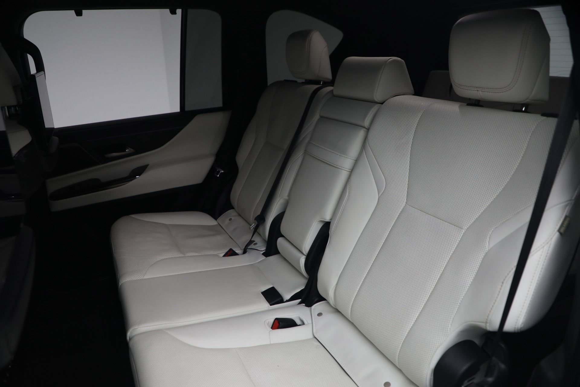 Used-2023-Lexus-LX-600-Luxury