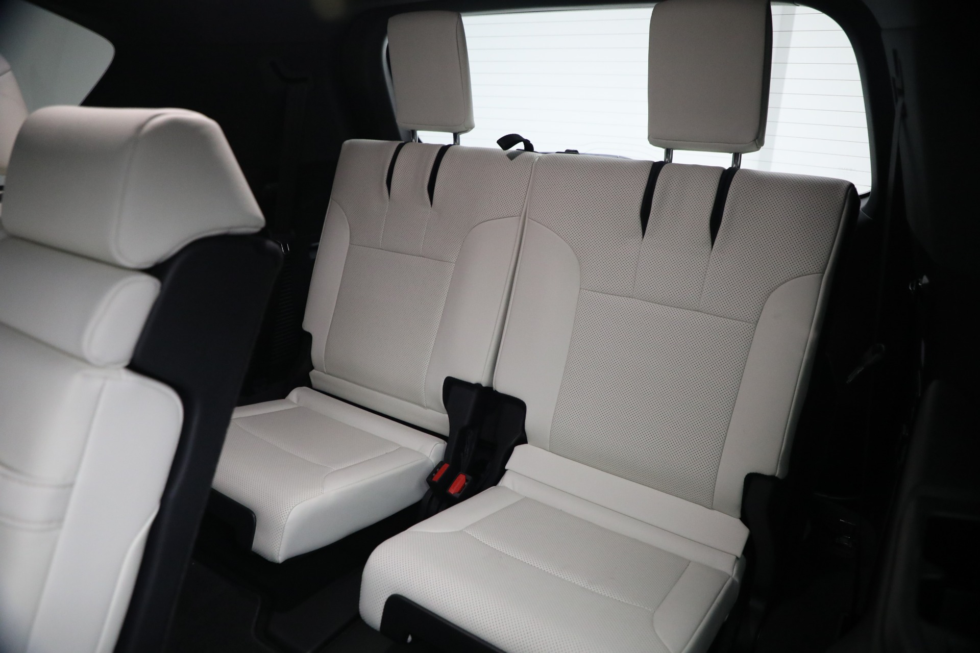 Used-2023-Lexus-LX-600-Luxury