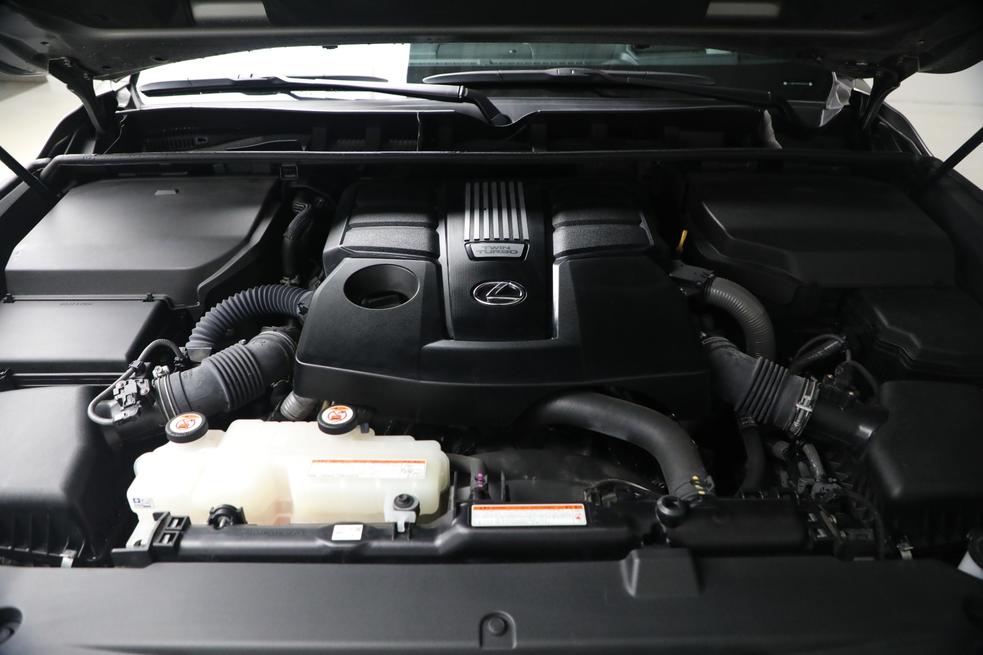 Used-2023-Lexus-LX-600-Luxury