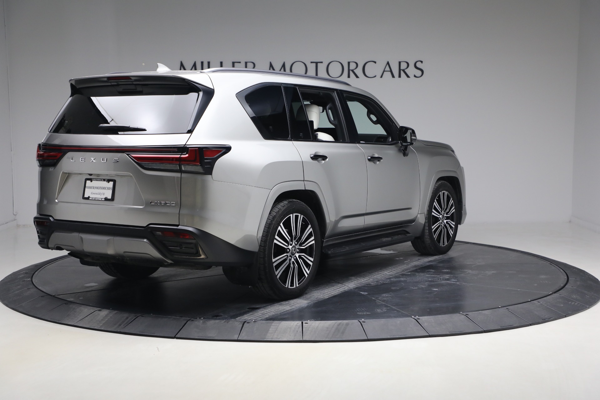 Used-2023-Lexus-LX-600-Luxury