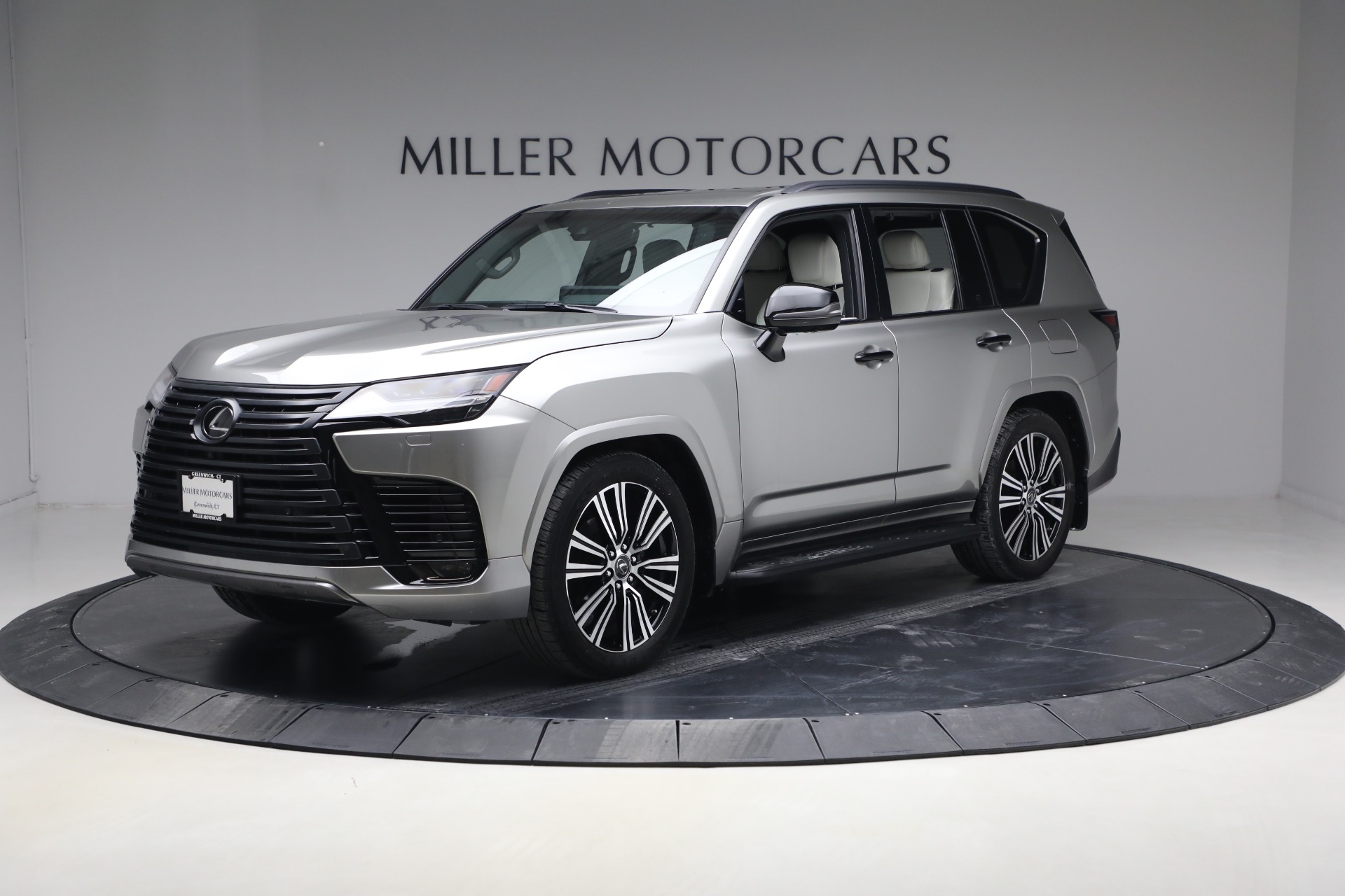 Used-2023-Lexus-LX-600-Luxury