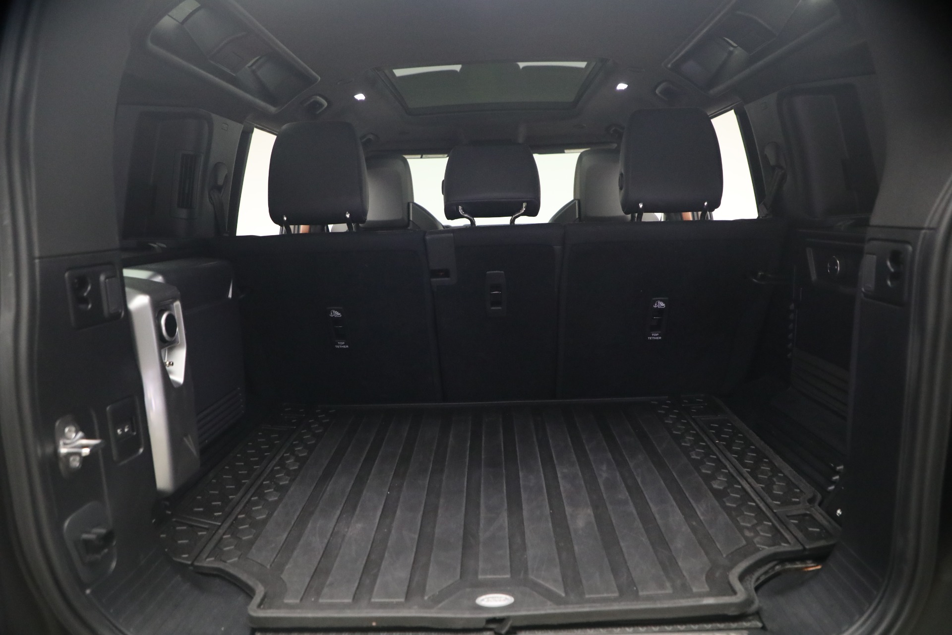 Used-2025-Land-Rover-Defender-110-P635-OCTA