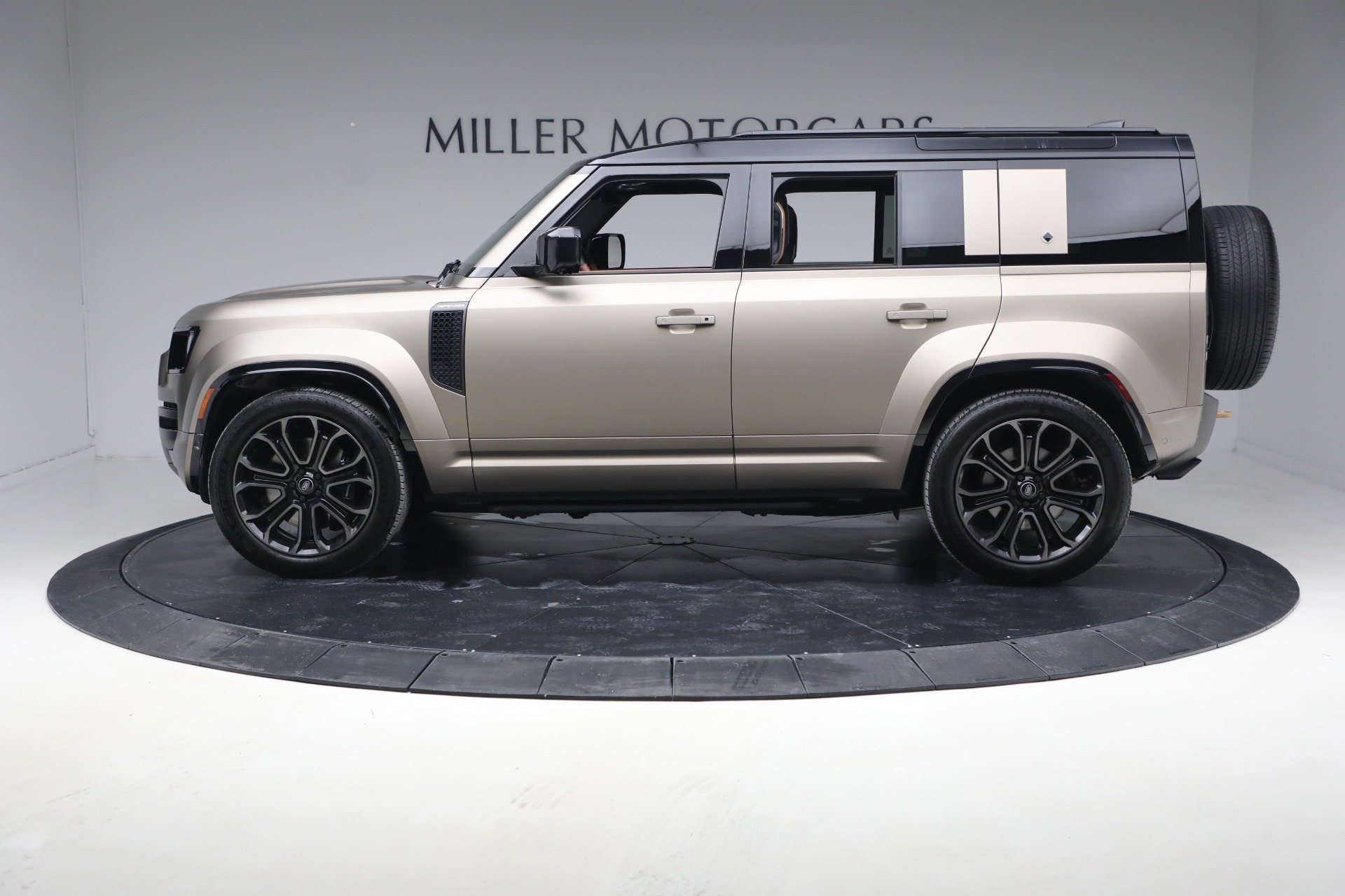 Used-2025-Land-Rover-Defender-110-P635-OCTA