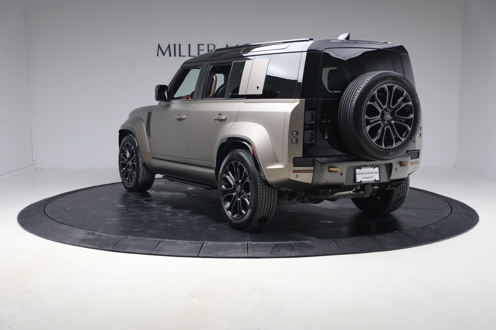 Used-2025-Land-Rover-Defender-110-P635-OCTA