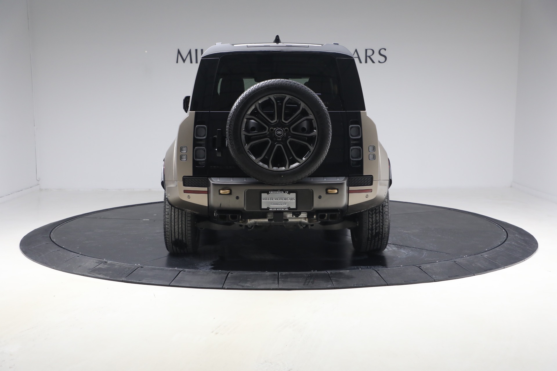 Used-2025-Land-Rover-Defender-110-P635-OCTA