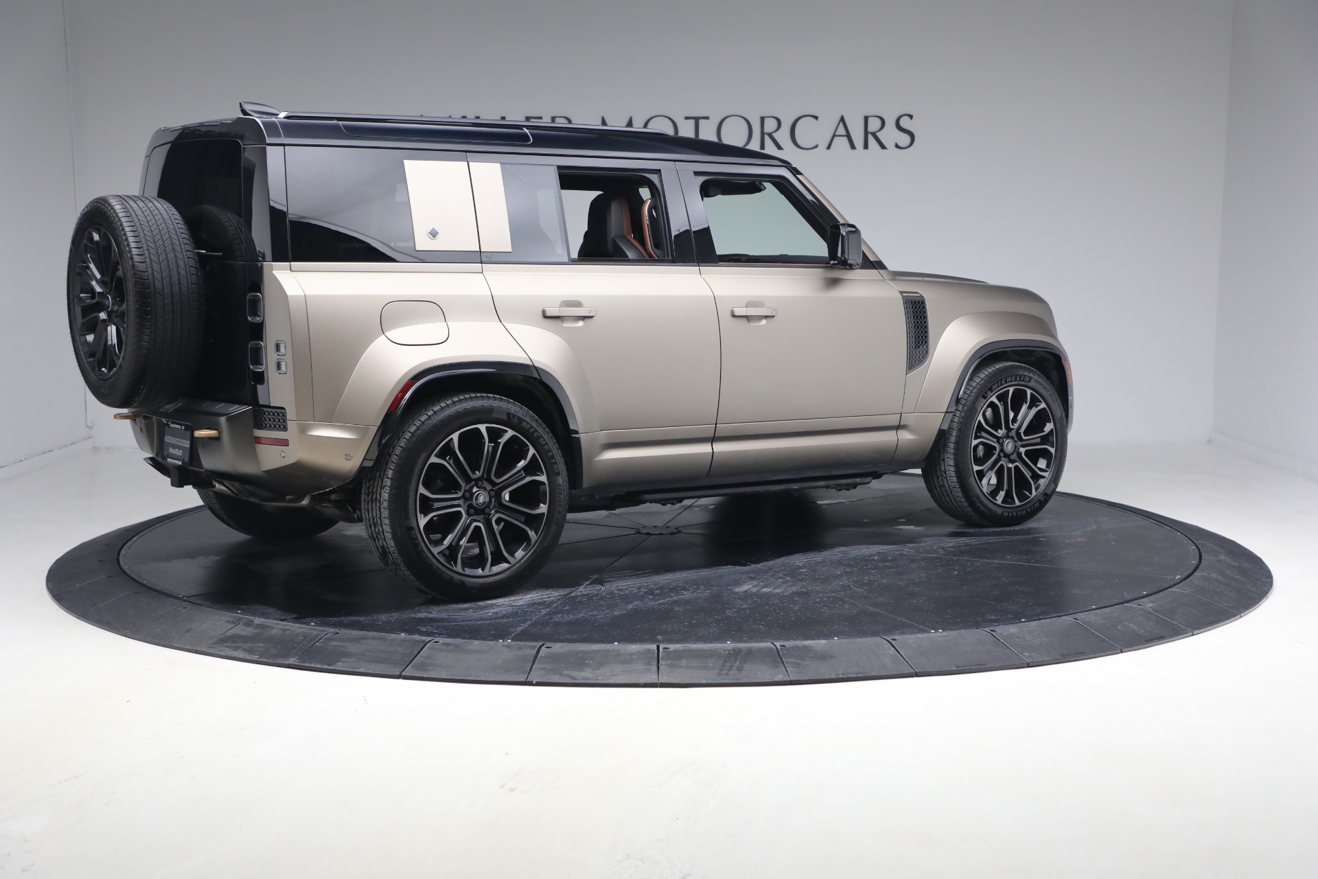 Used-2025-Land-Rover-Defender-110-P635-OCTA
