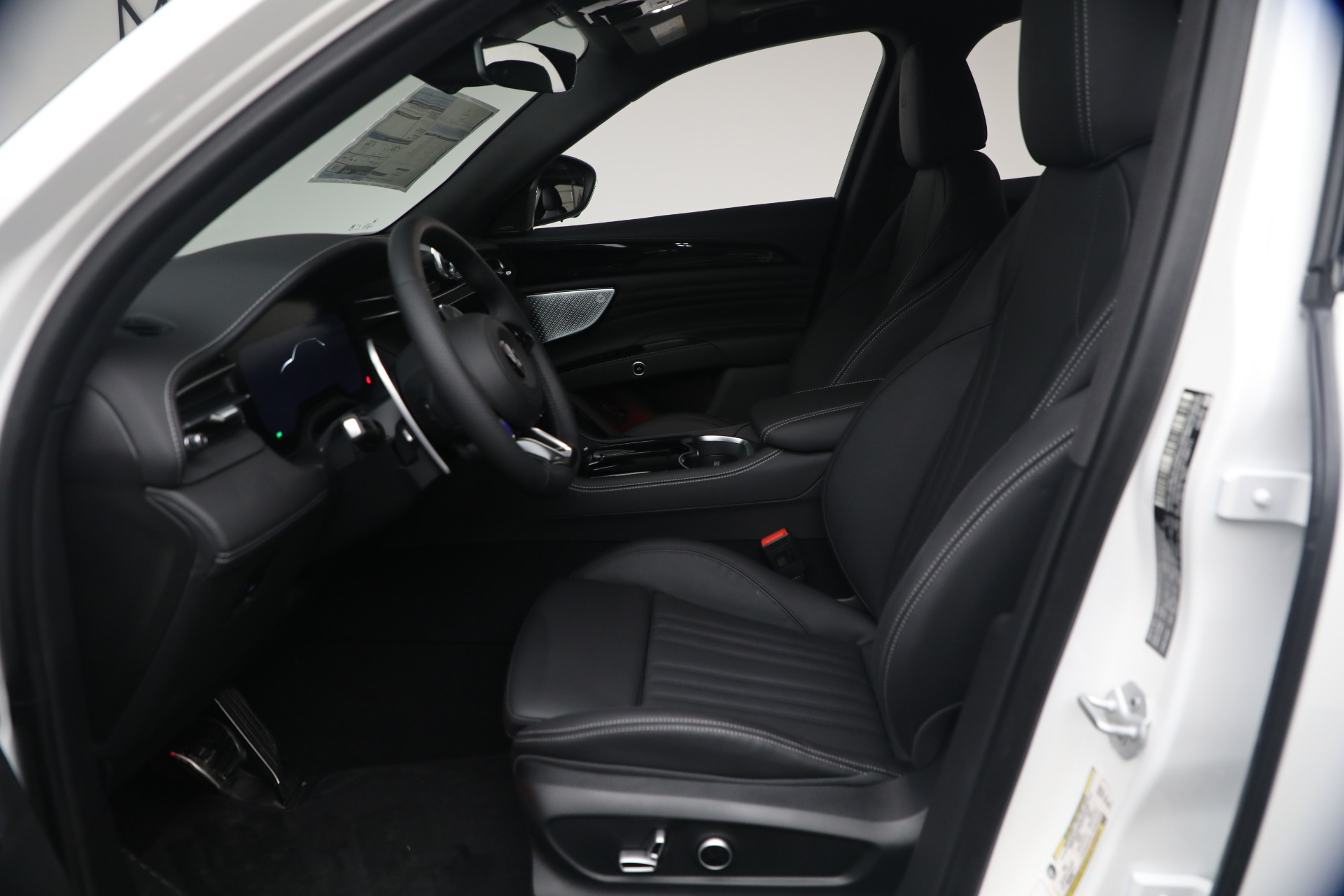 New-2026-Maserati-Grecale-Modena-V6