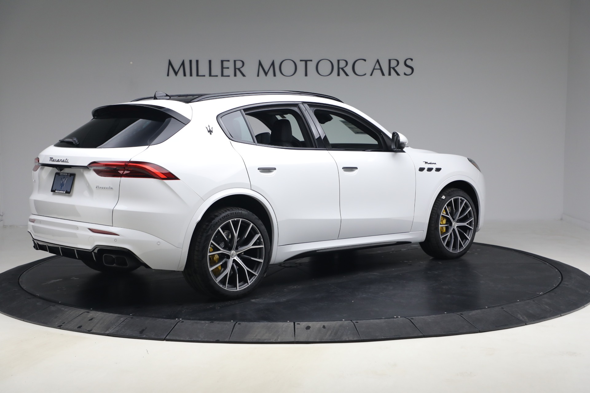 New-2026-Maserati-Grecale-Modena-V6