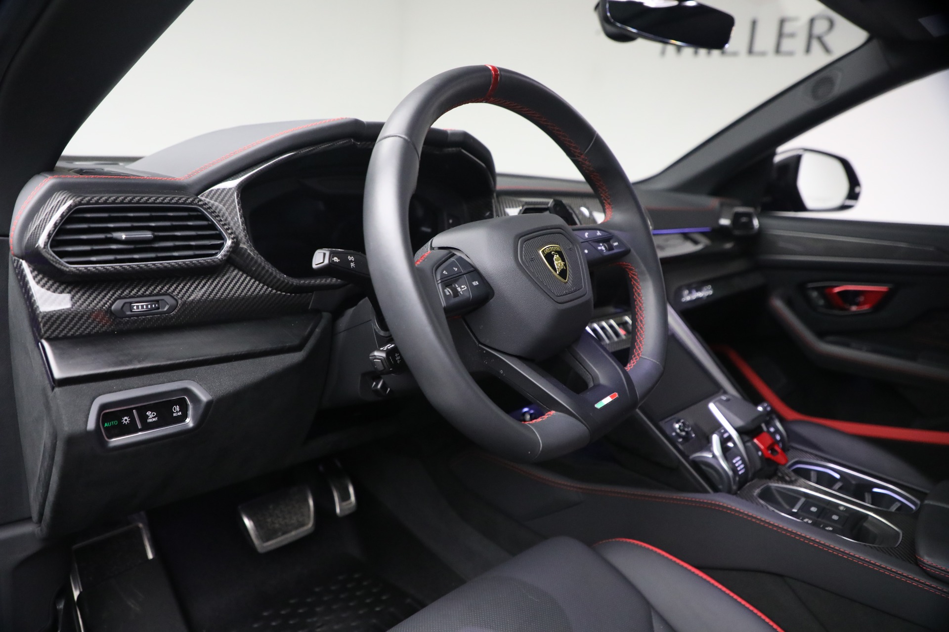 Used-2024-Lamborghini-Urus-Performante