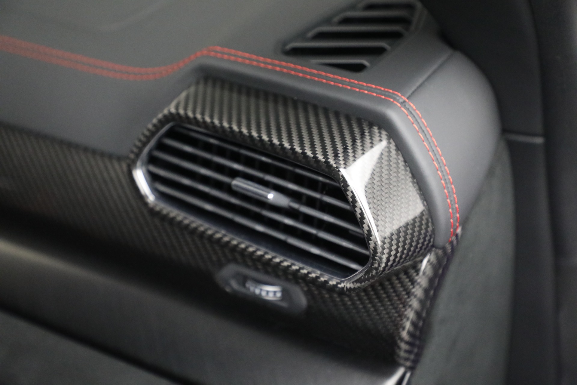 Used-2024-Lamborghini-Urus-Performante