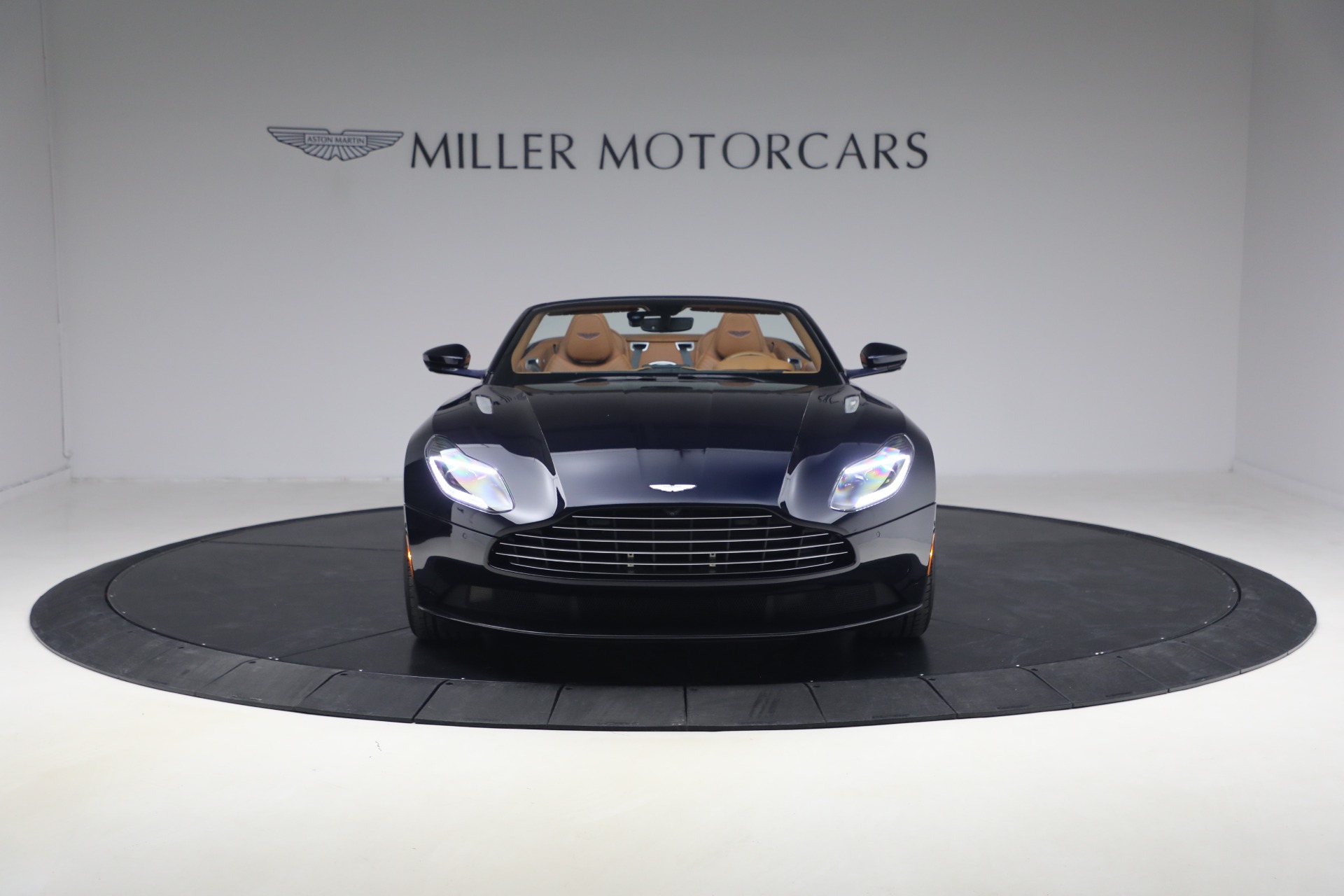 Used-2019-Aston-Martin-DB11-Volante