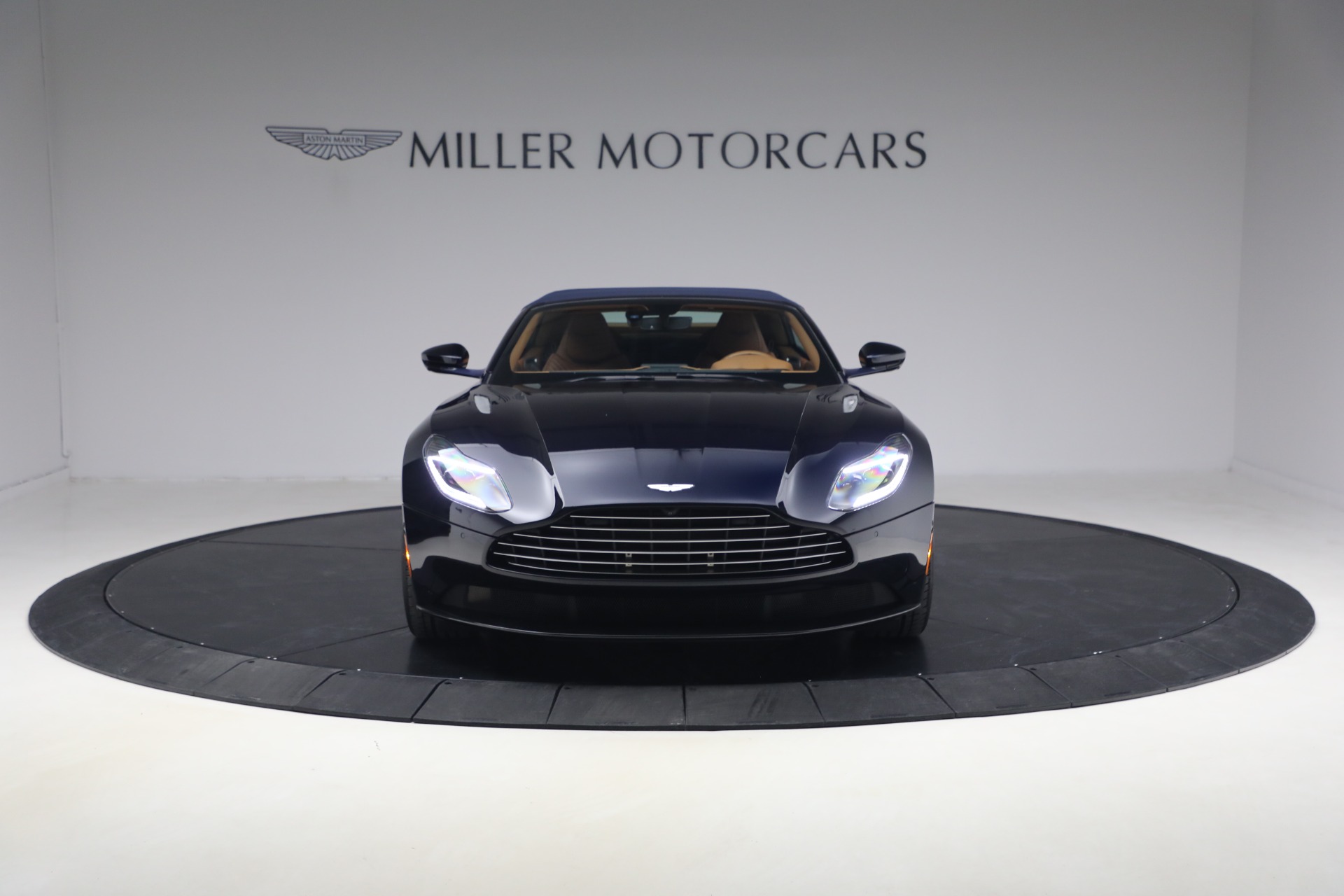 Used-2019-Aston-Martin-DB11-Volante