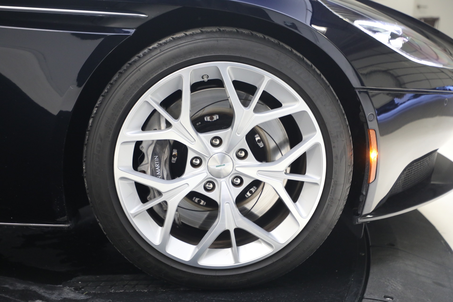 Used-2019-Aston-Martin-DB11-Volante