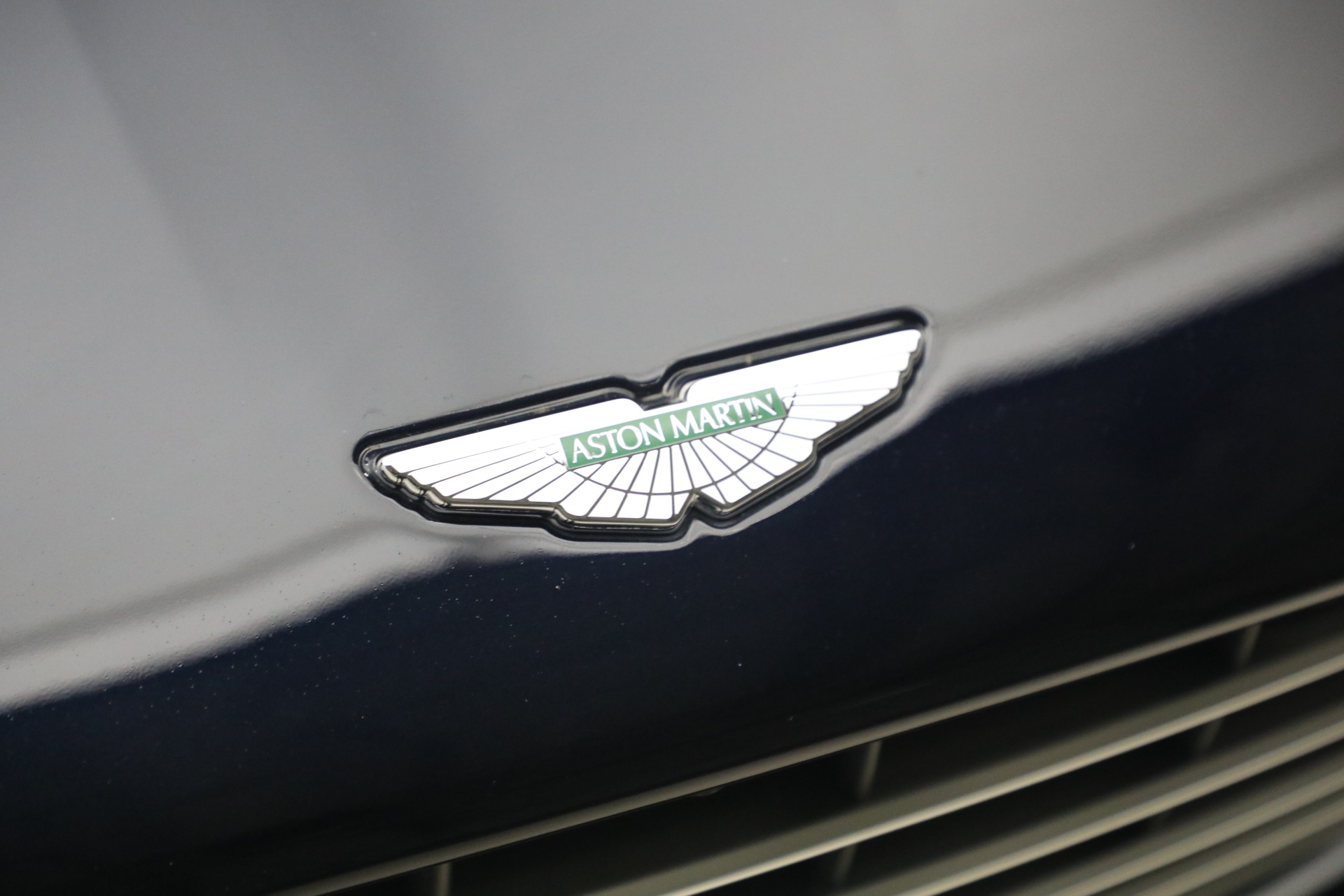 Used-2019-Aston-Martin-DB11-Volante