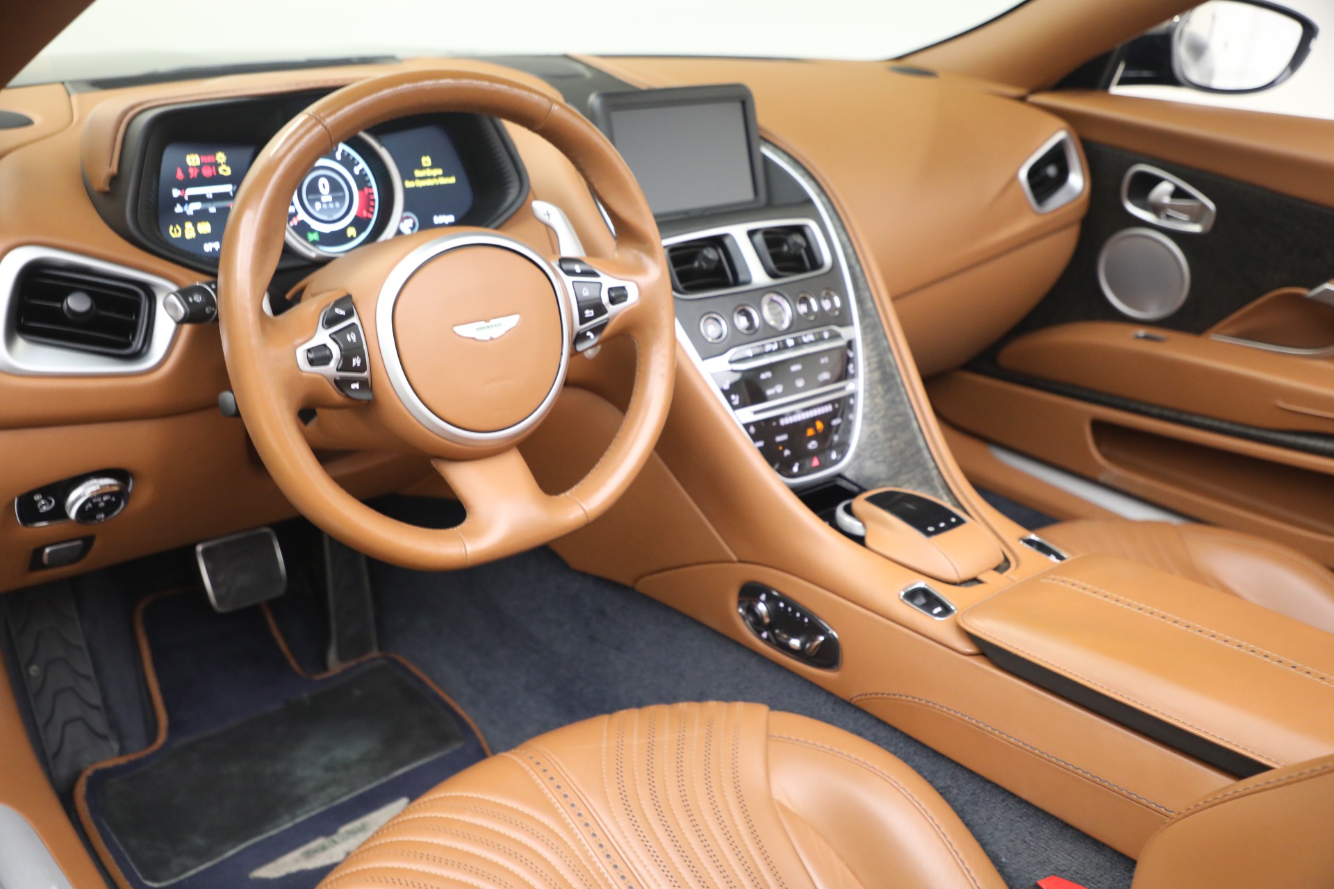 Used-2019-Aston-Martin-DB11-Volante